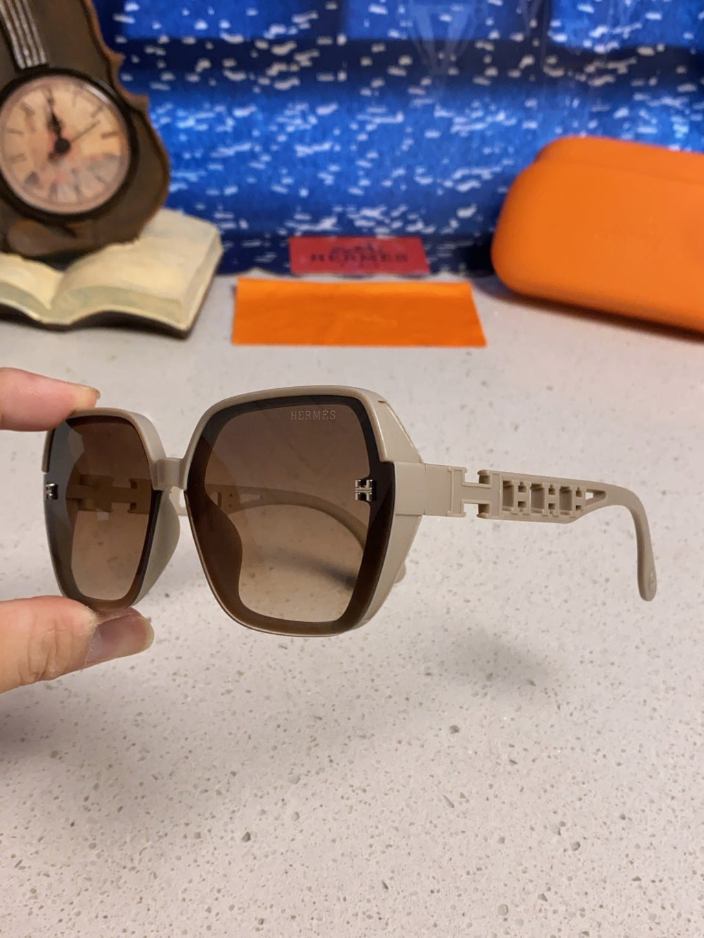 Hermès Polarized Round Brown Lens Sunglasses for Women - 358930 - detail image 6