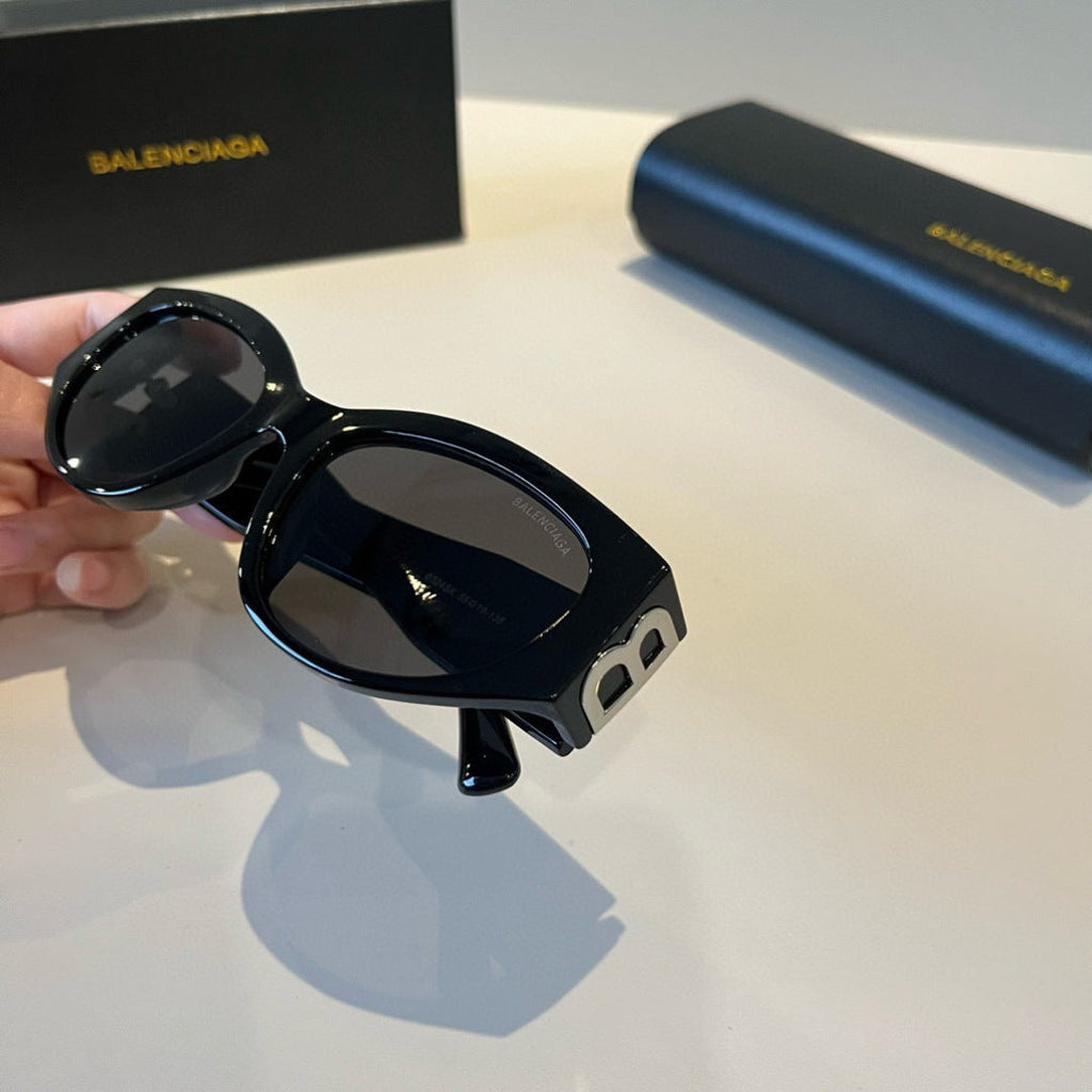 Balenciaga Rectangular Black Lens Sunglasses for Men & Women - 358663 - detail image 7