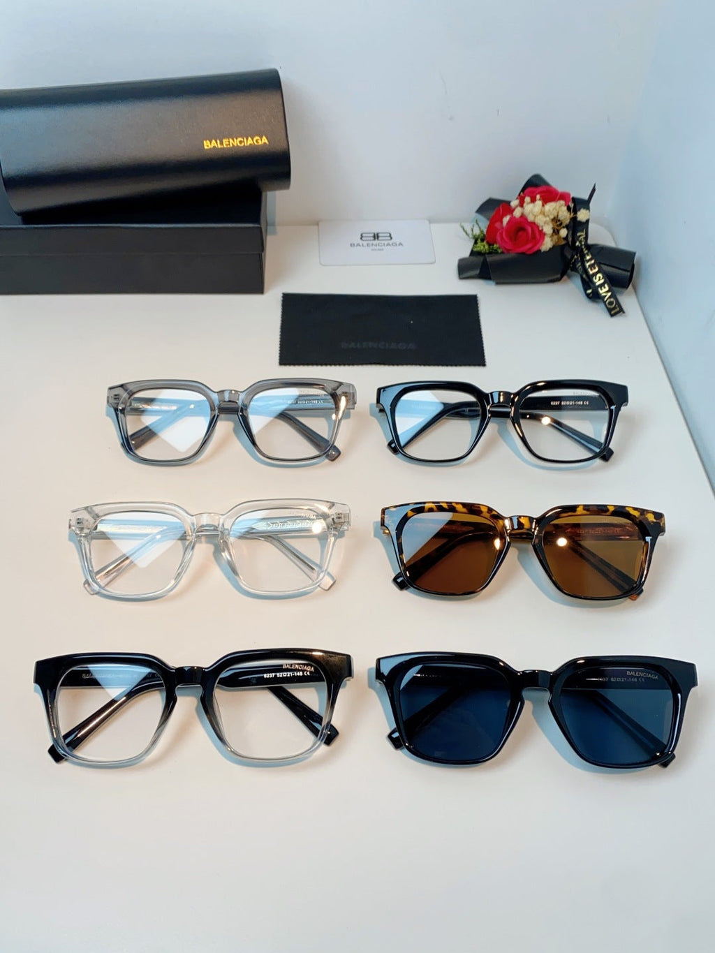 Balenciaga Blue-Light Fashion Gray Lens Sunglasses for Men & Women - detail image 12
