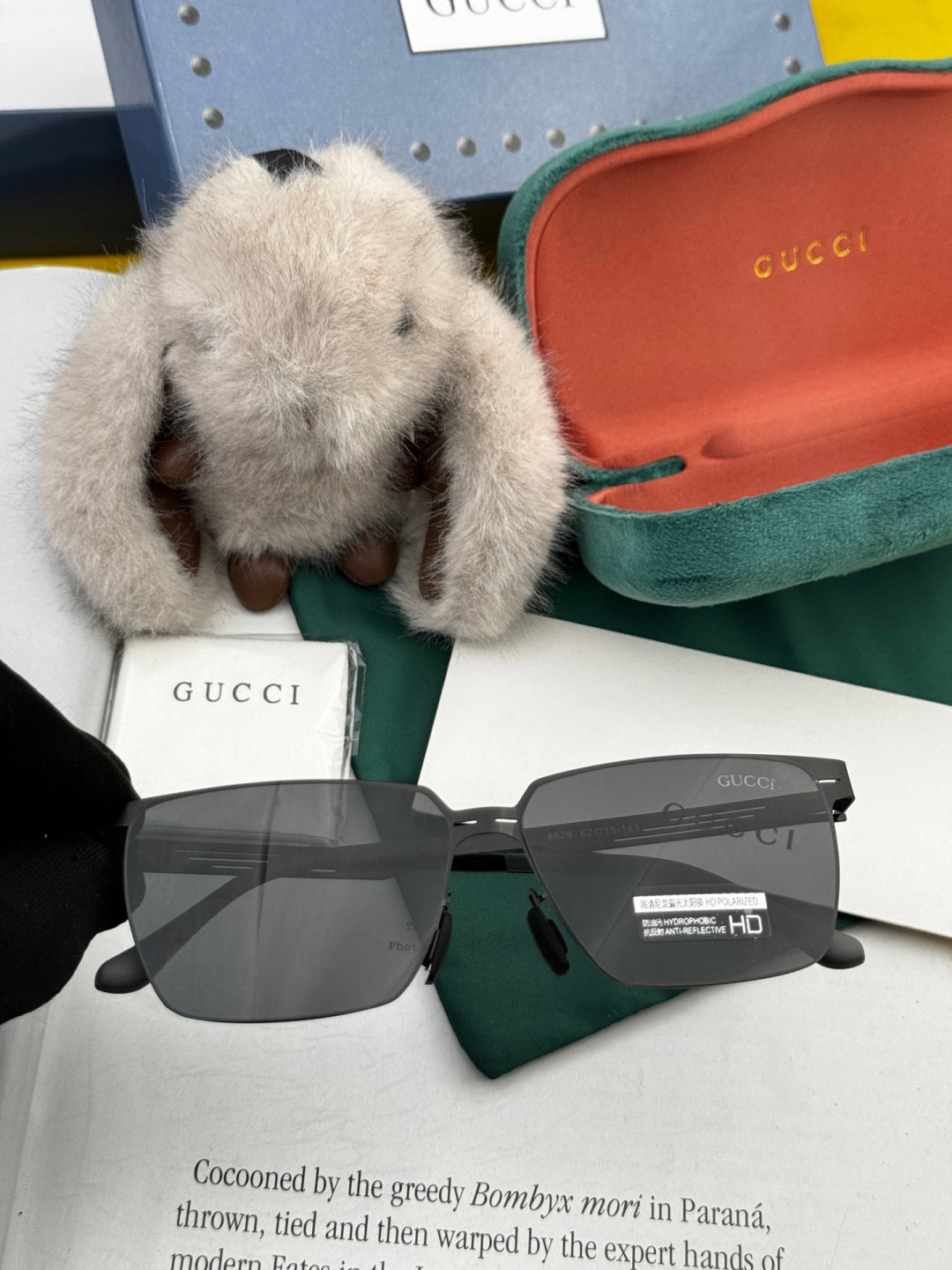 Gucci G9882 Polarized Fashion Black Lens Sunglasses for Men & Women - detail image 2