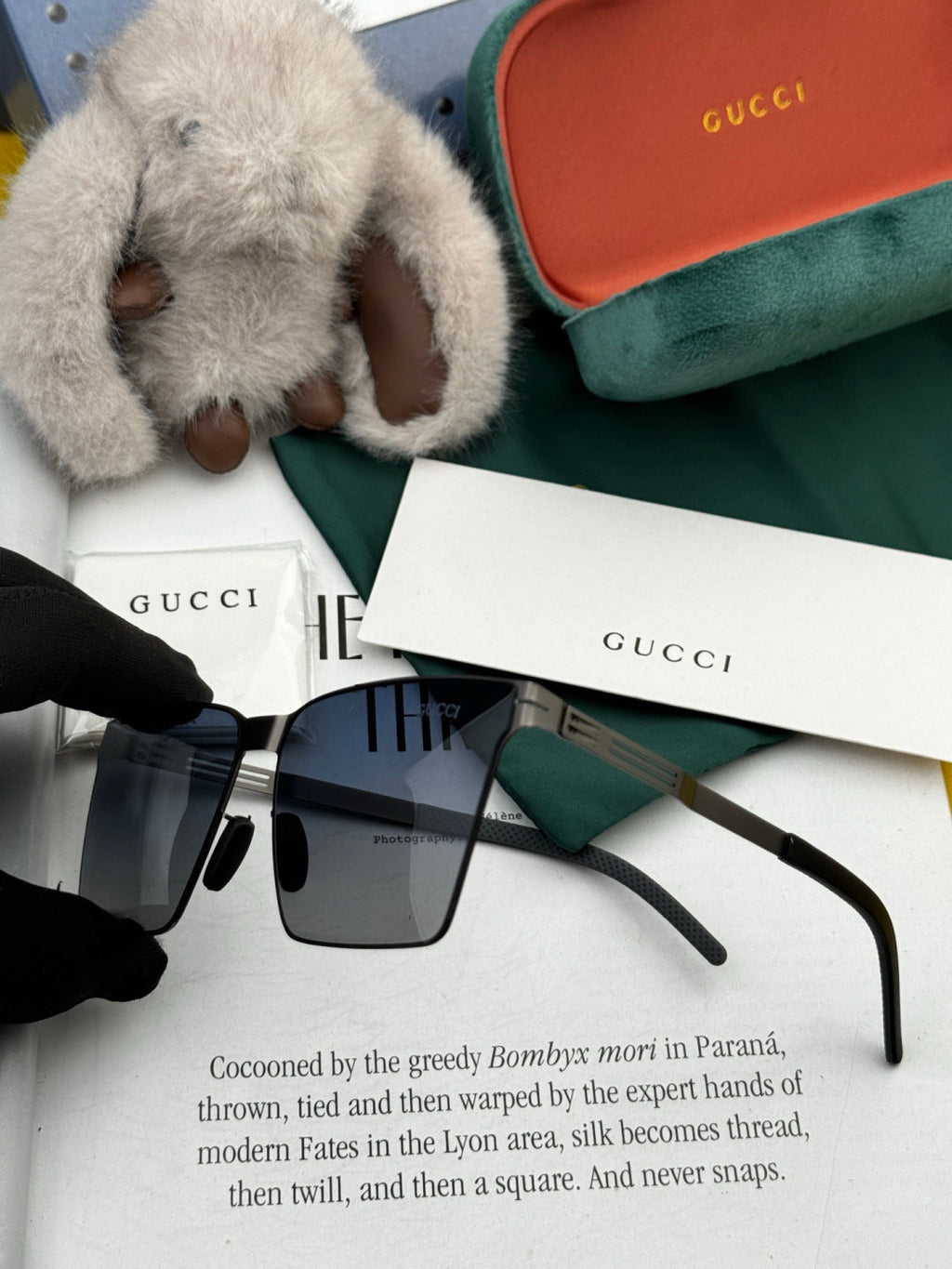 Gucci G198 Polarized Fashion Blue Lens Sunglasses for Men & Women - 132270 - detail image 5