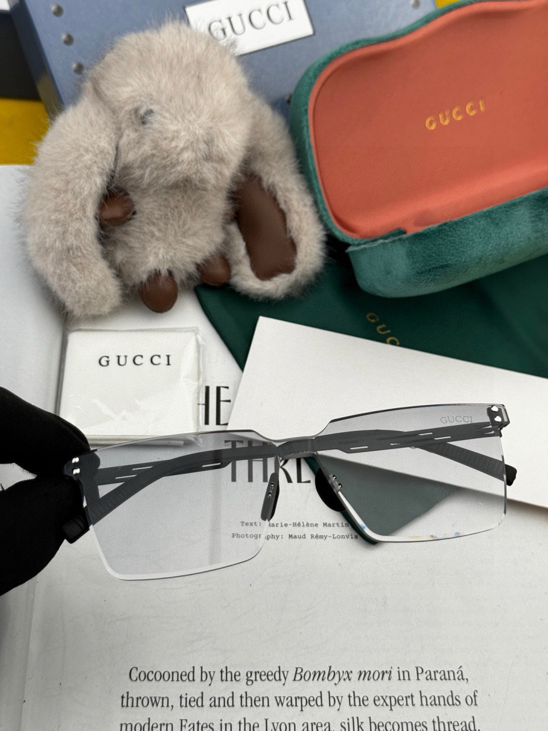 Gucci G910 Polarized Fashion Black Lens Sunglasses for Men & Women - 158206
