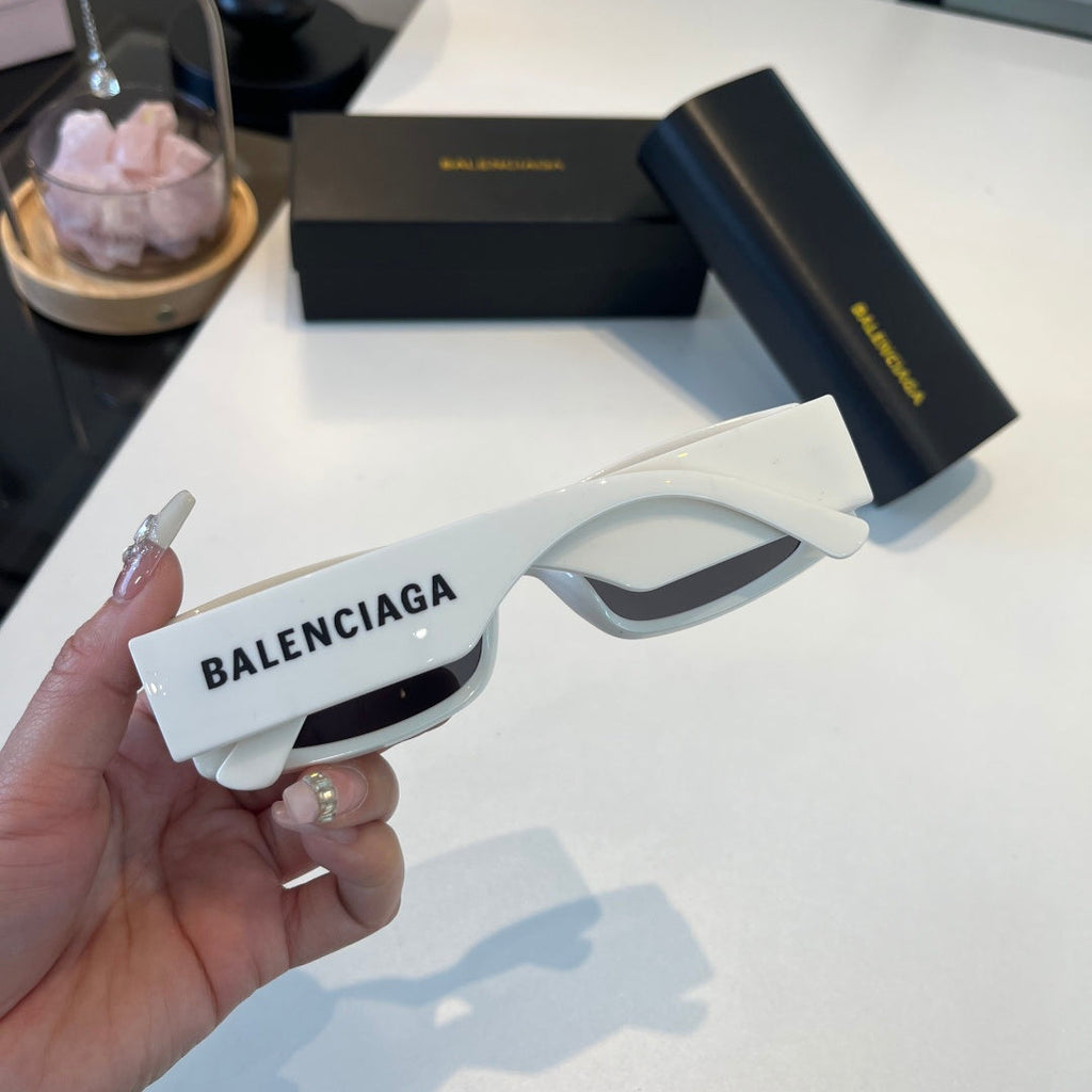 Balenciaga Rectangular Silver Lens Sunglasses for Men & Women - 416132 - detail image 5