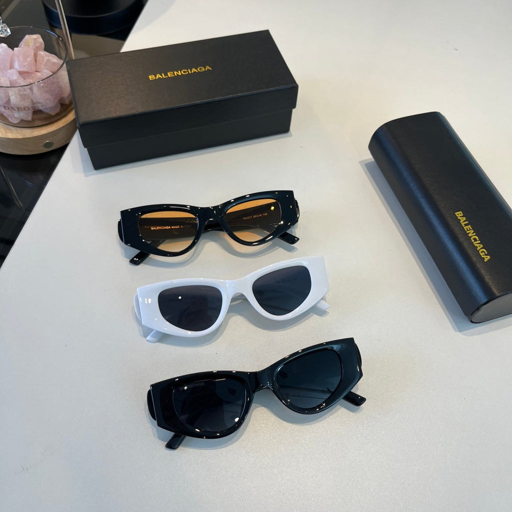 Balenciaga Rectangular Brown Lens Sunglasses for Men & Women - 416134 - detail image 4