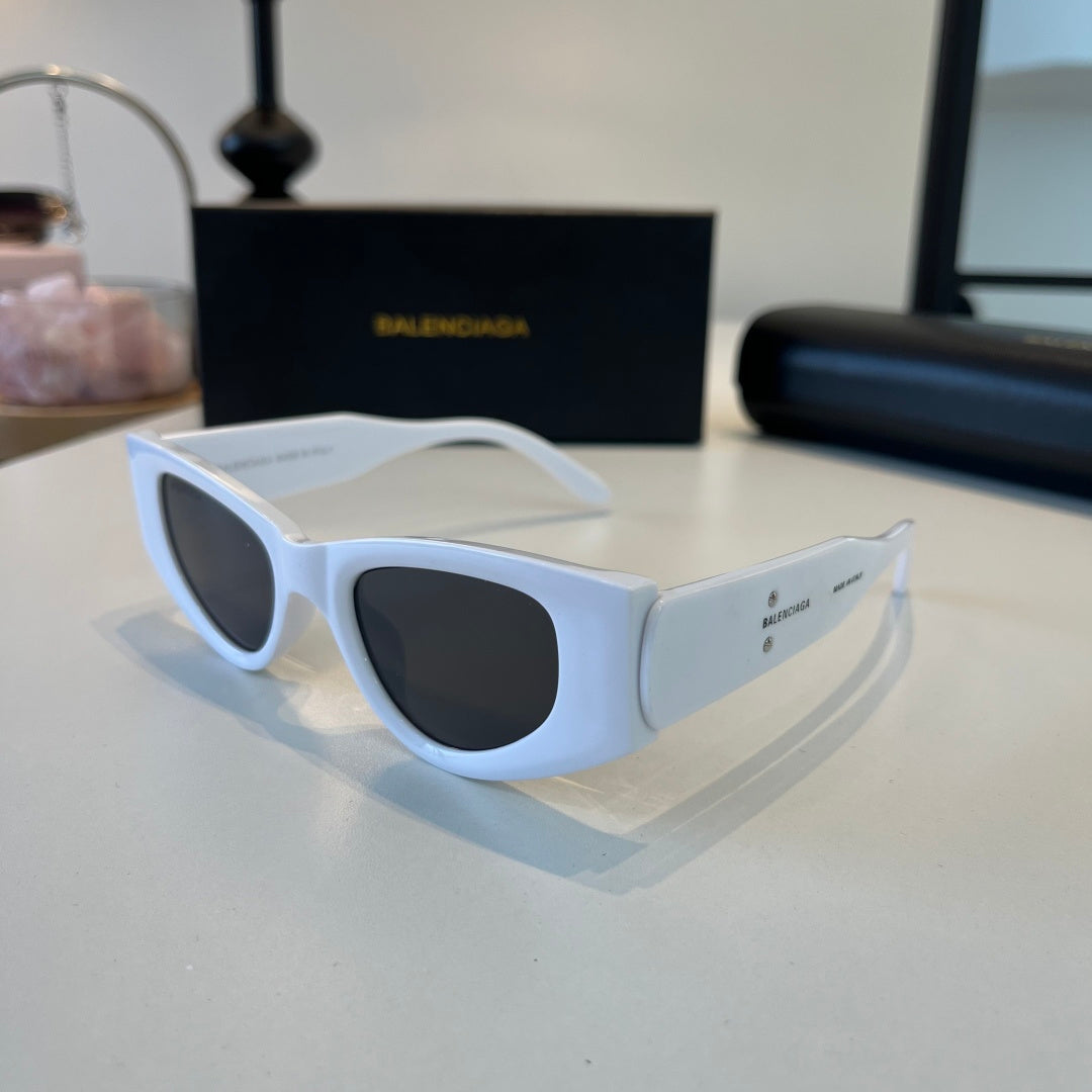Balenciaga Rectangular Silver Lens Sunglasses for Men & Women - 449653 - detail image 3