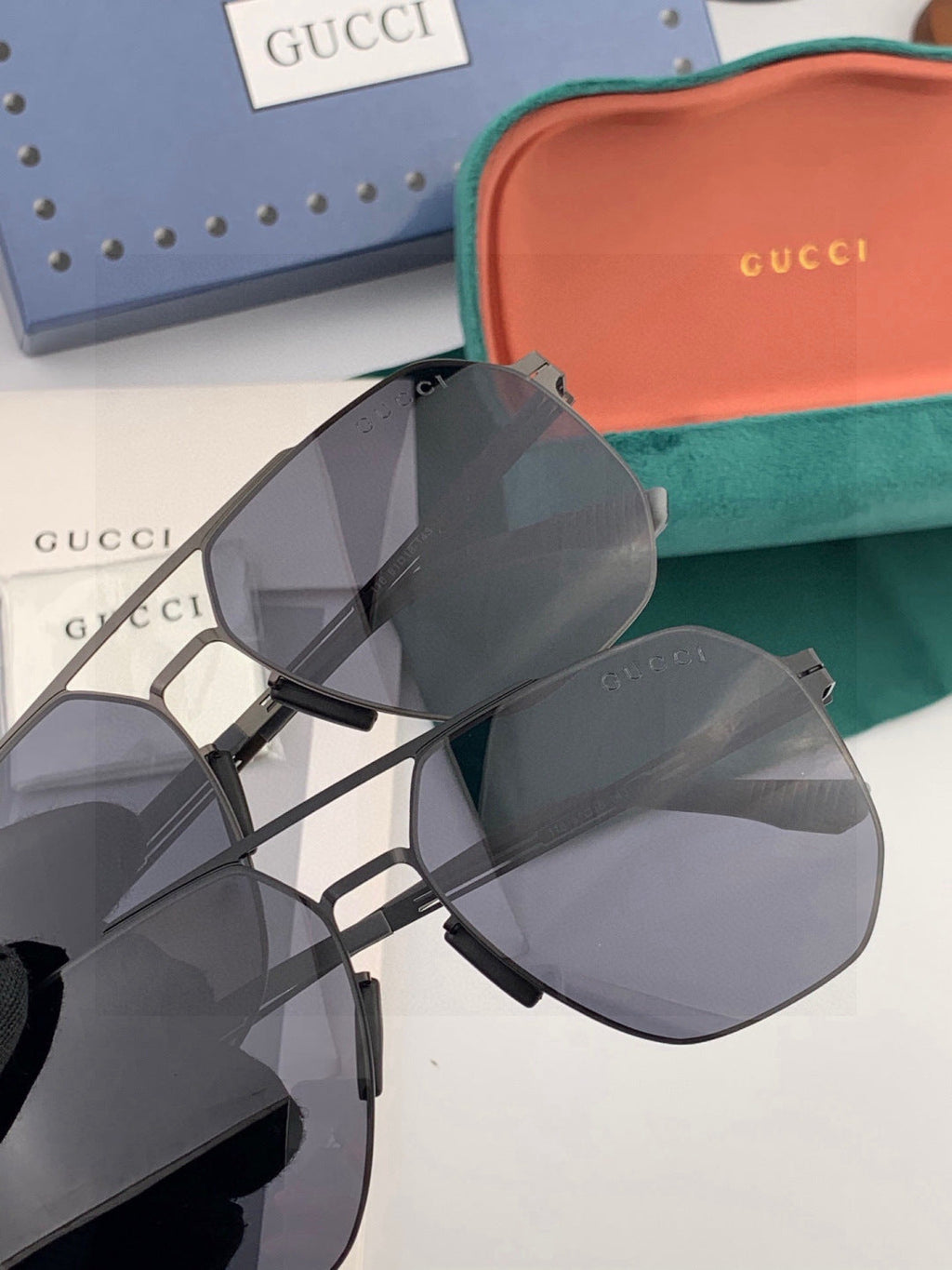 Gucci G611 Polarized Fashion Black Lens Sunglasses for Men & Women - detail image 3