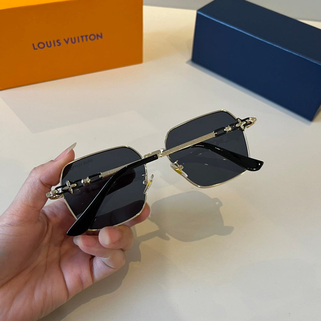 Louis Vuitton Fashion Silver Lens Sunglasses for Men & Women - 431195 - detail image 4