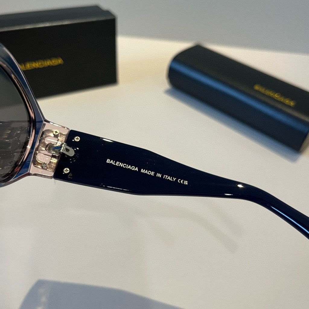 Balenciaga Rectangular Black Lens Sunglasses for Men & Women - 416142 - detail image 5