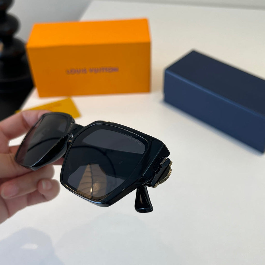 Louis Vuitton Fashion Black Lens Sunglasses for Men & Women - 431125 - detail image 7