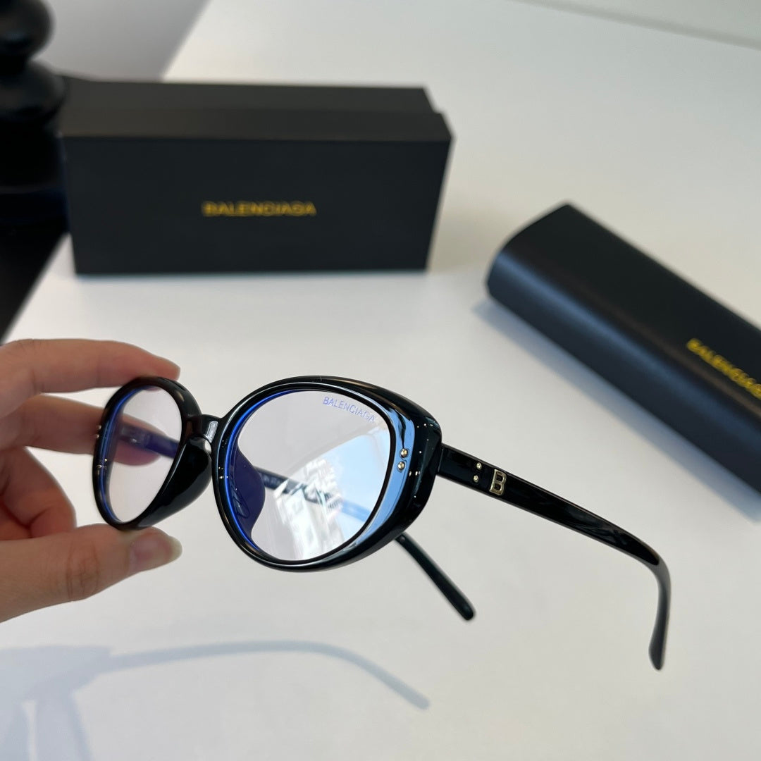 Balenciaga Rectangular Silver Lens Sunglasses for Men & Women - 416123 - detail image 4