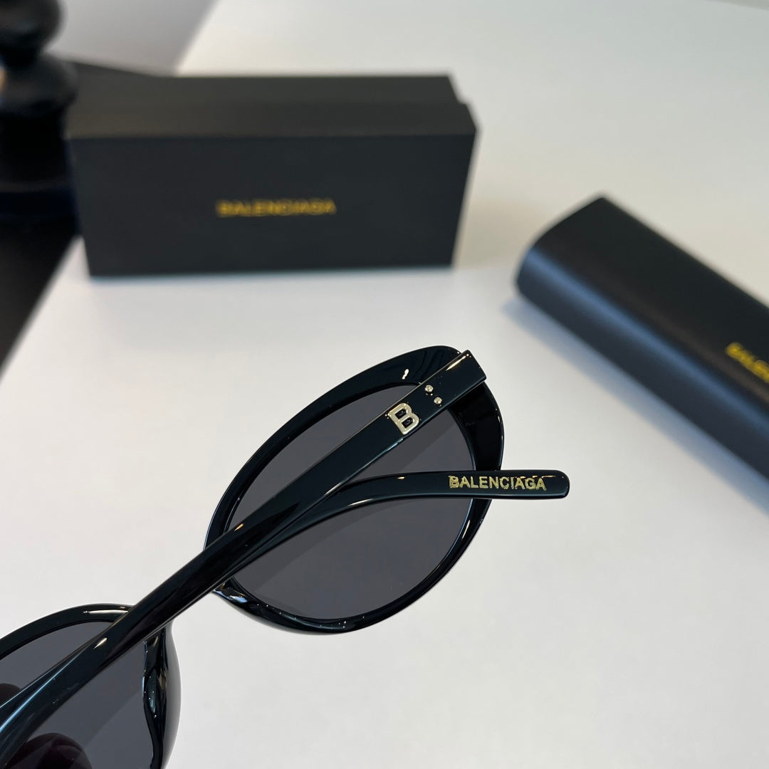 Balenciaga Rectangular Silver Lens Sunglasses for Men & Women - 416124 - detail image 7
