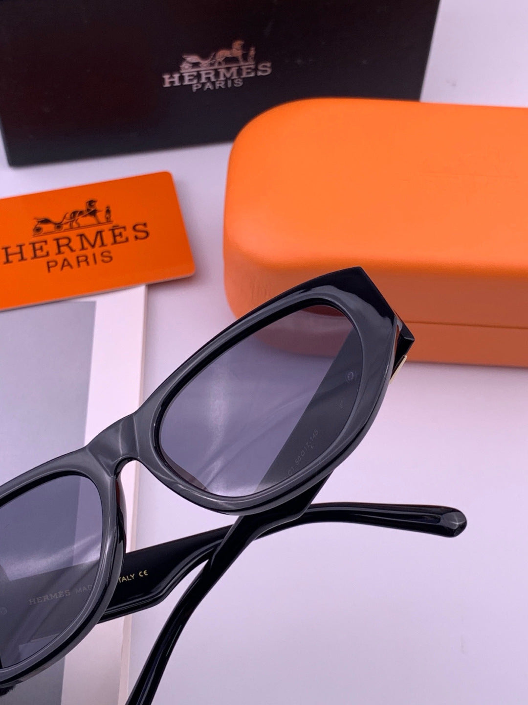 Hermès H37005 Square Black Lens Sunglasses for Men & Women - 372648 - detail image 3