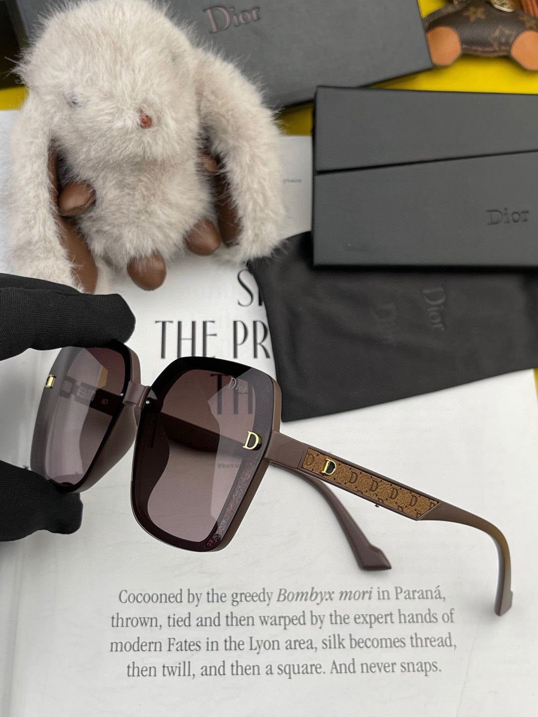 Dior D3200 Polarized Fashion Blue Lens Sunglasses for Men & Women - 382376 - detail image 4