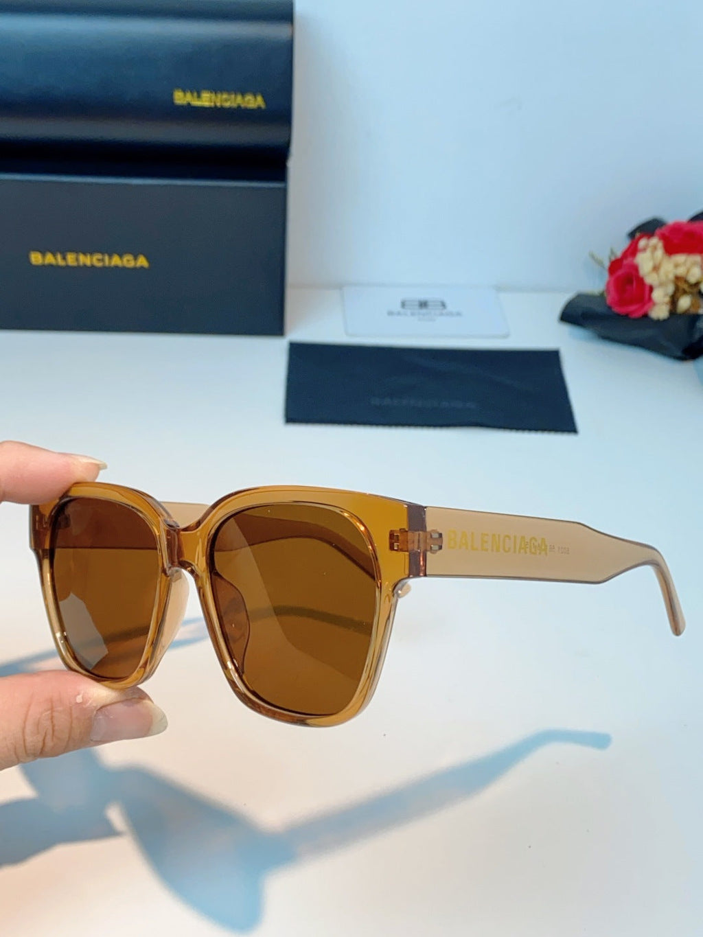 Balenciaga Cat-Eye Brown Lens Sunglasses for Men & Women - detail image 6