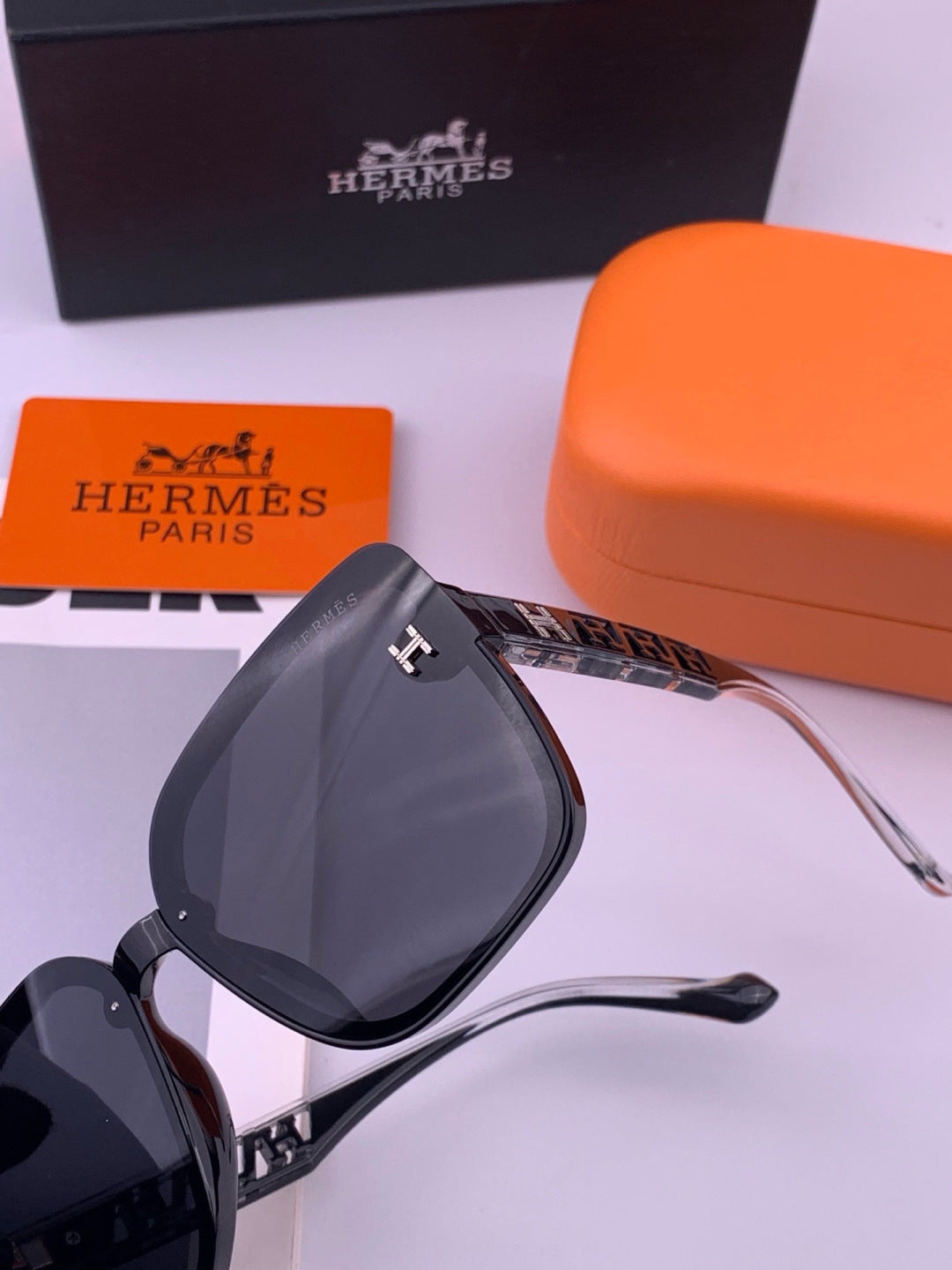 Hermès H7993 Square Black Lens Sunglasses for Men & Women - 399425 - detail image 3