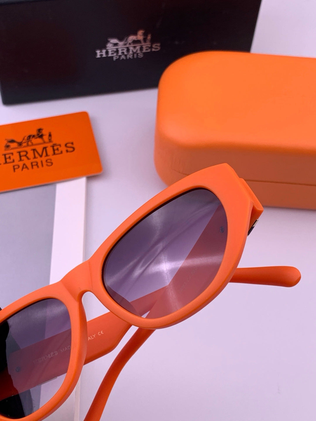 Hermès H37005 Square Red Lens Sunglasses for Men & Women - 399444 - detail image 5