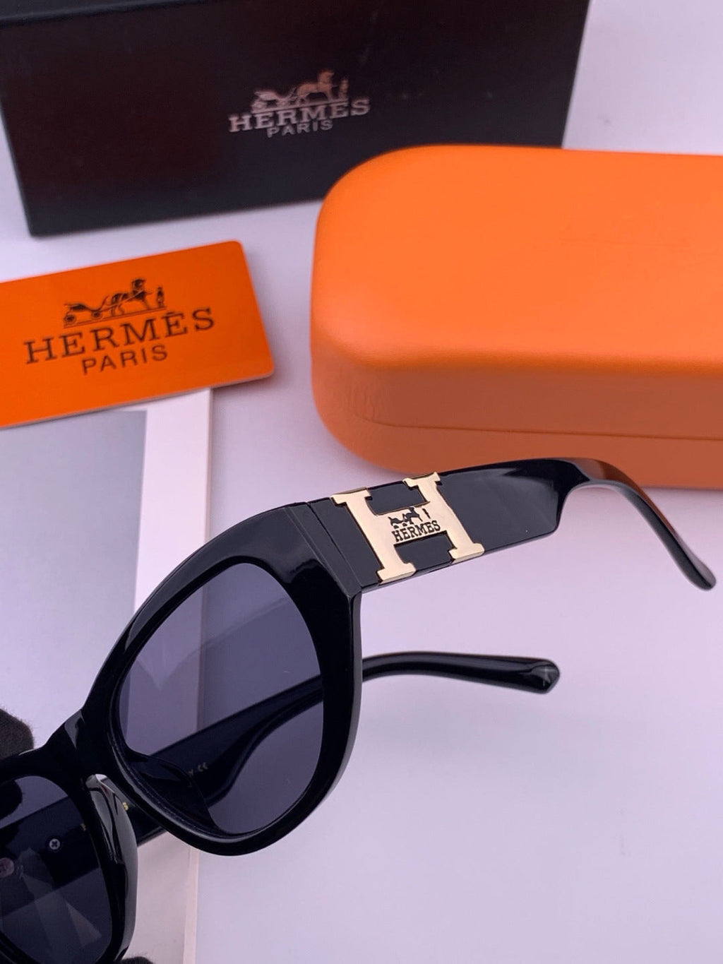 Hermès H37005 Square Black Lens Sunglasses for Men & Women - 416542