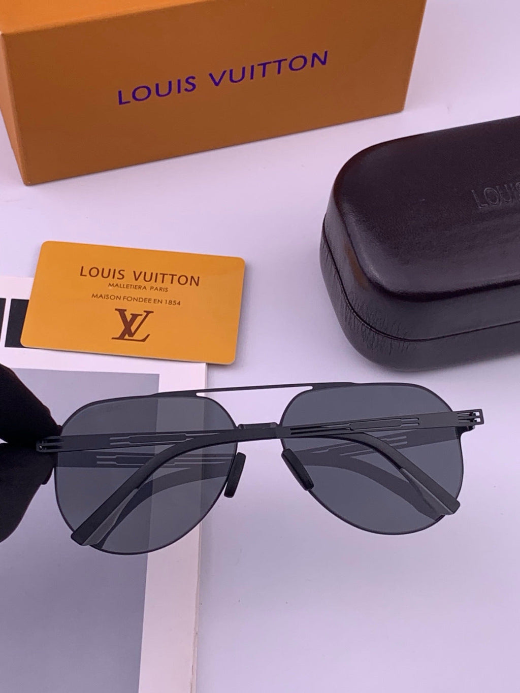 Louis Vuitton L39 Fashion Gold Lens Sunglasses for Men & Women - 431272 - detail image 4