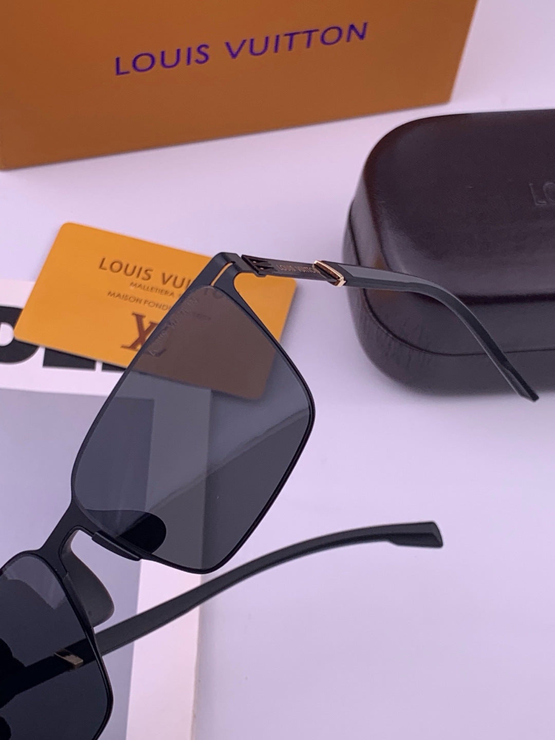 Louis Vuitton L316 Fashion Gold Lens Sunglasses for Men & Women - 431278 - detail image 3