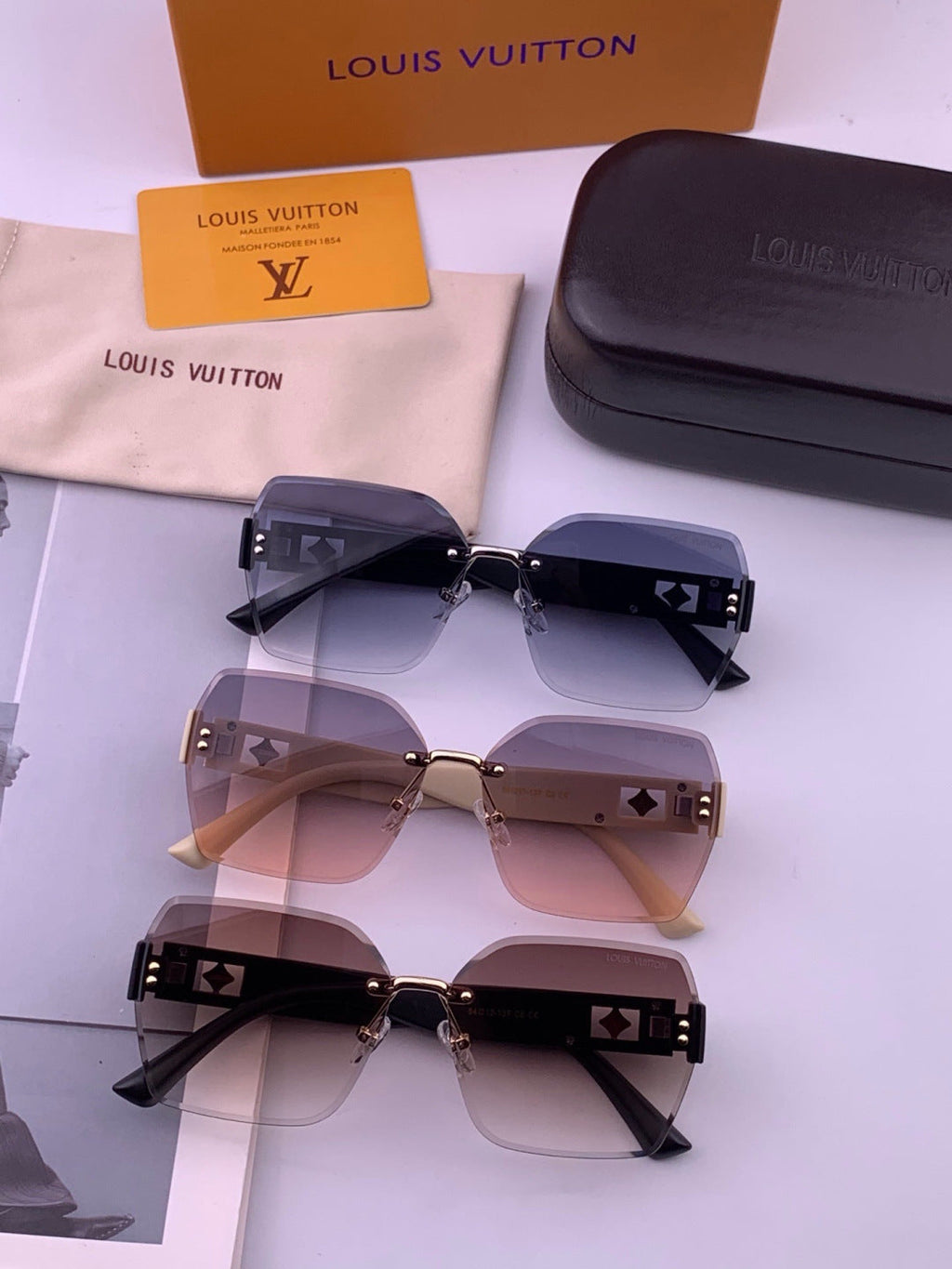Louis Vuitton L9261 Square Gold Lens Sunglasses for Men & Women - 431181 - detail image 7