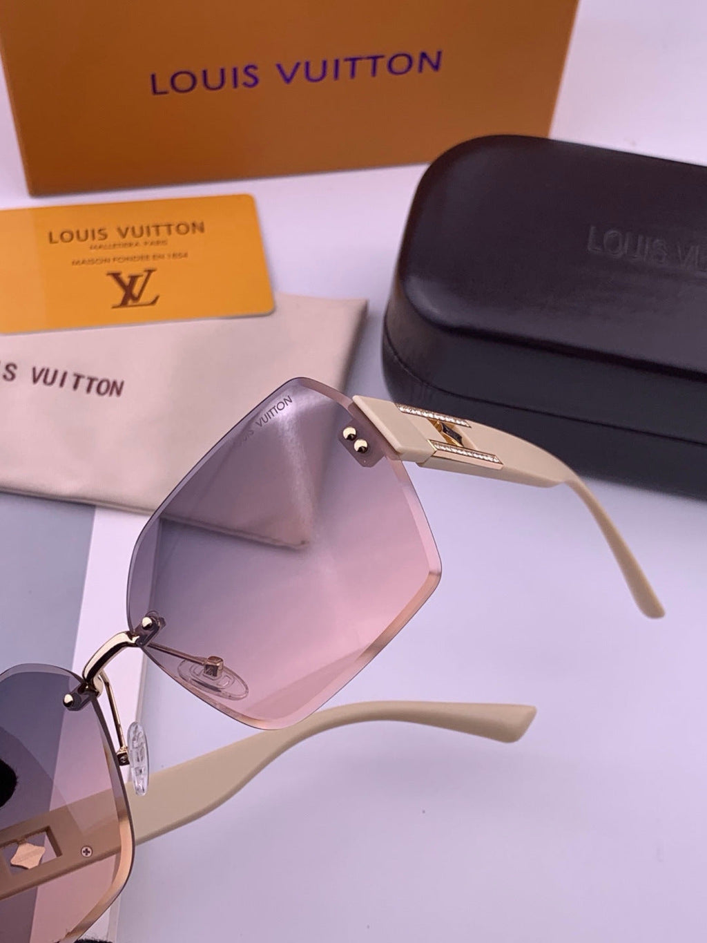 Louis Vuitton L9261 Square Gold Lens Sunglasses for Men & Women - 431181 - detail image 3