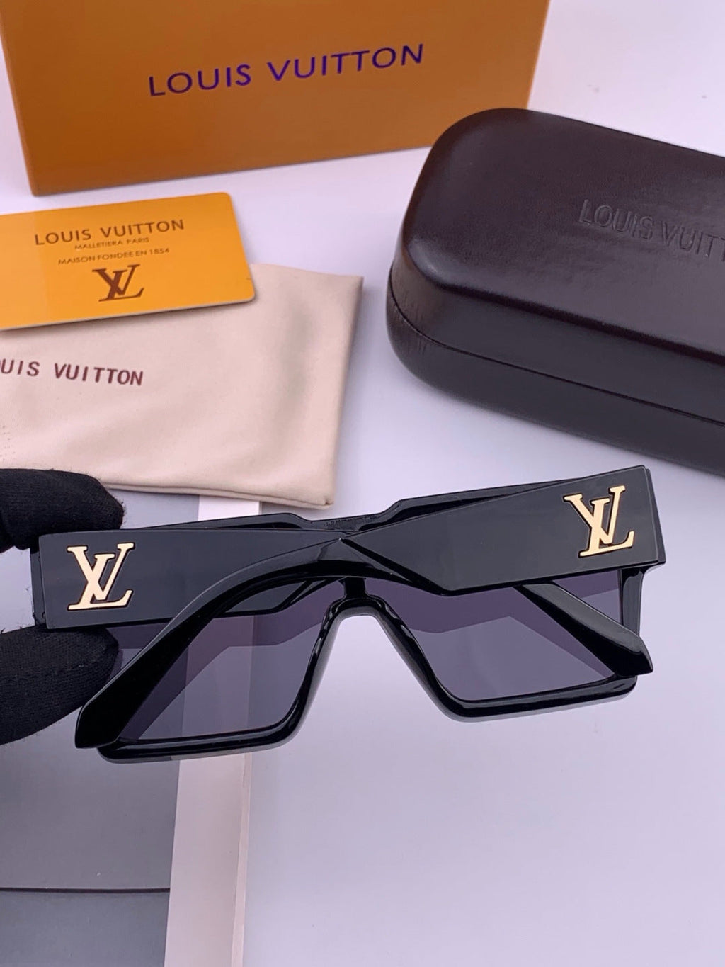 Louis Vuitton L7600 Square Black Lens Sunglasses for Women - 431172 - detail image 4