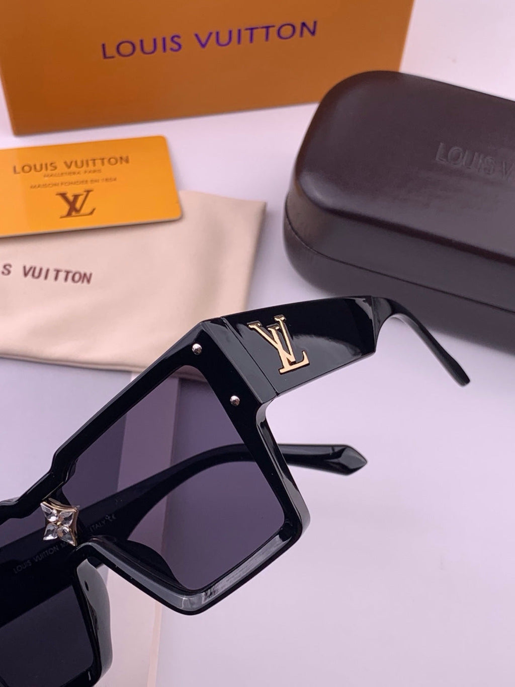 Louis Vuitton L7600 Square Black Lens Sunglasses for Women - 431172 - detail image 3