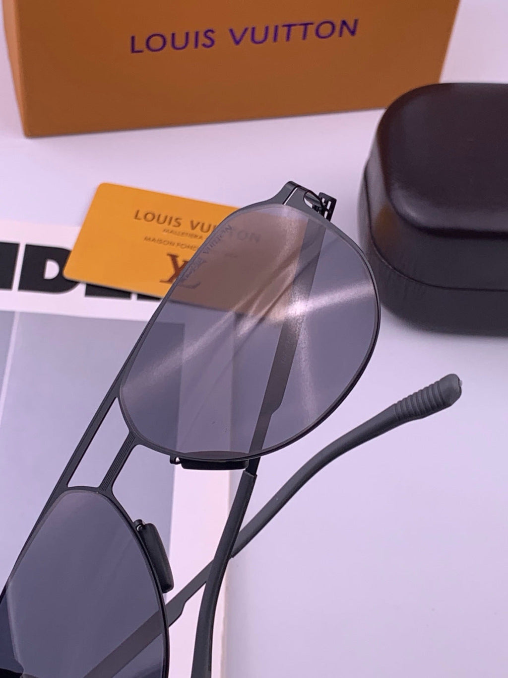 Louis Vuitton L712 Fashion Brown Lens Sunglasses for Men & Women - 431157 - detail image 4