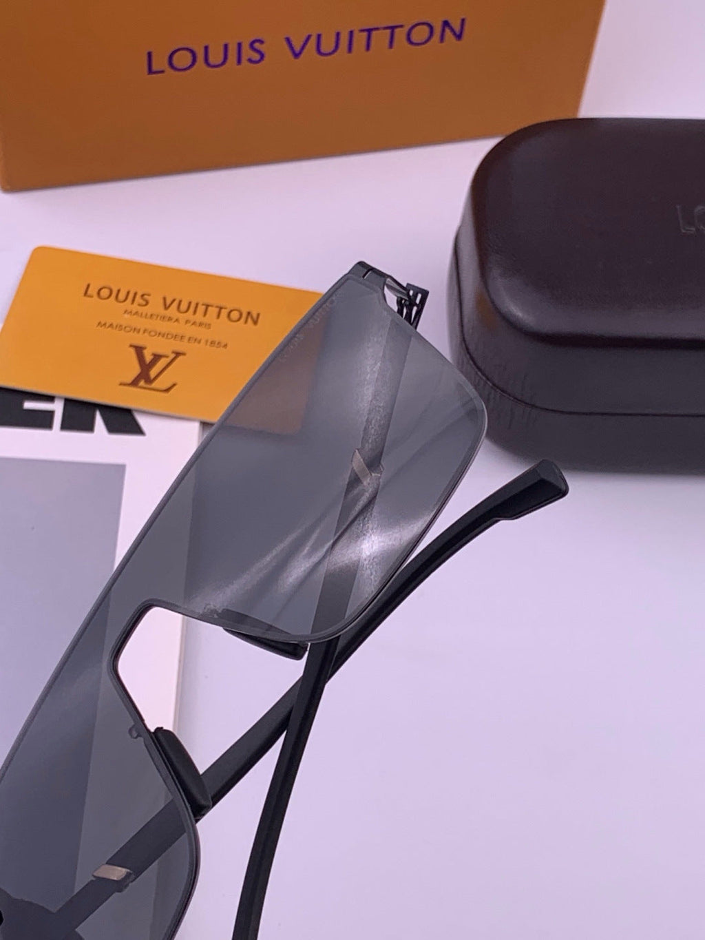 Louis Vuitton L016 Fashion Brown Lens Sunglasses for Men & Women - 431158 - detail image 4