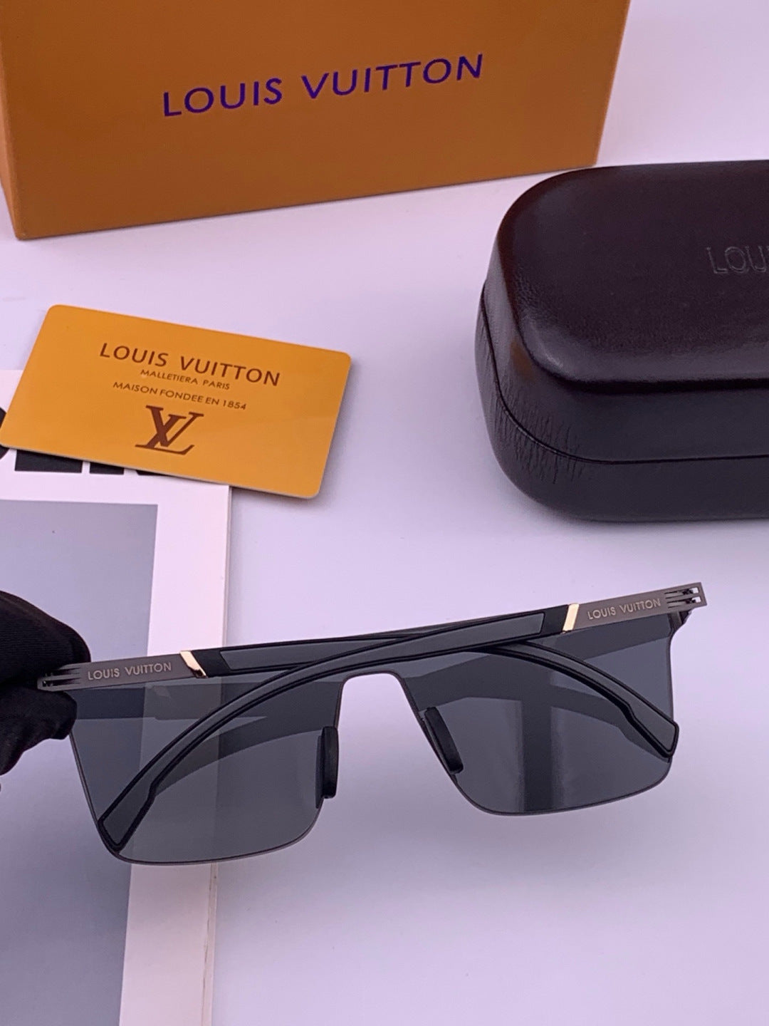 Louis Vuitton L016 Fashion Black Lens Sunglasses for Men & Women - 431160 - detail image 6