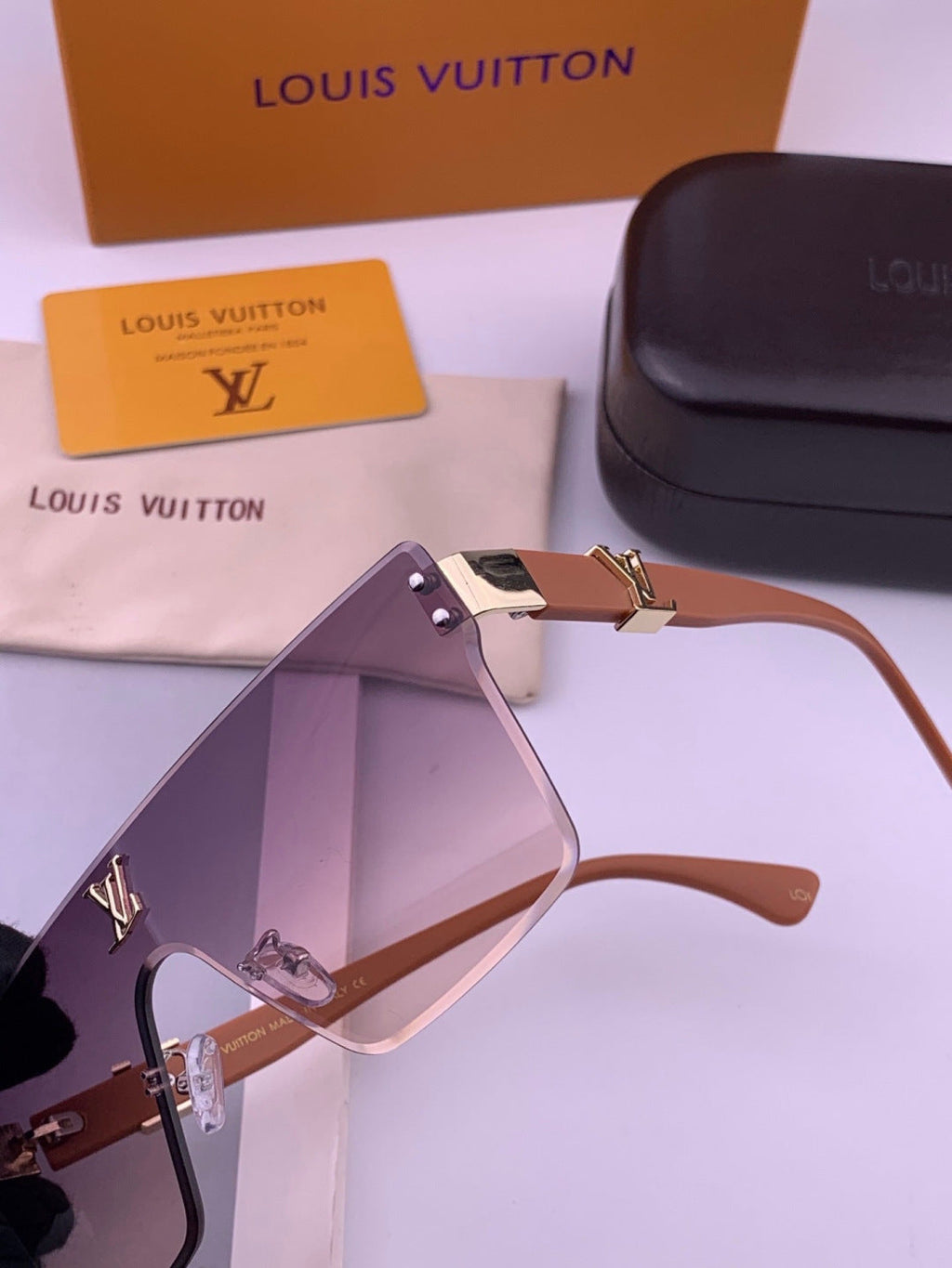 Louis Vuitton L36000 Oversized Purple Lens Sunglasses for Men & Women - 448604 - detail image 3