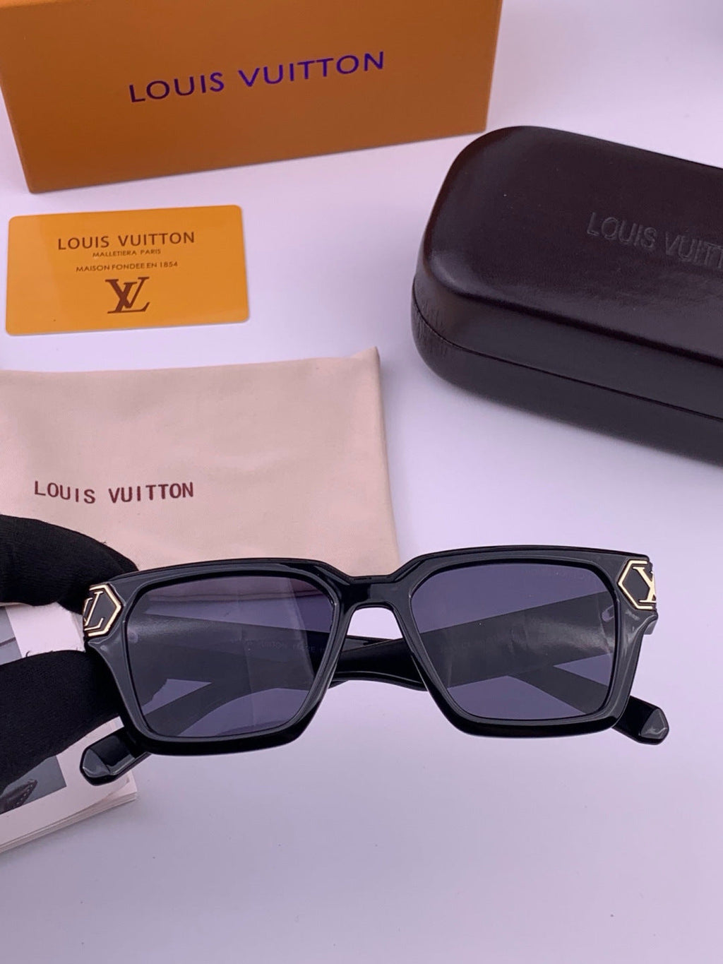 Louis Vuitton Fashion Gold Lens Sunglasses for Men & Women - 448509 - detail image 2