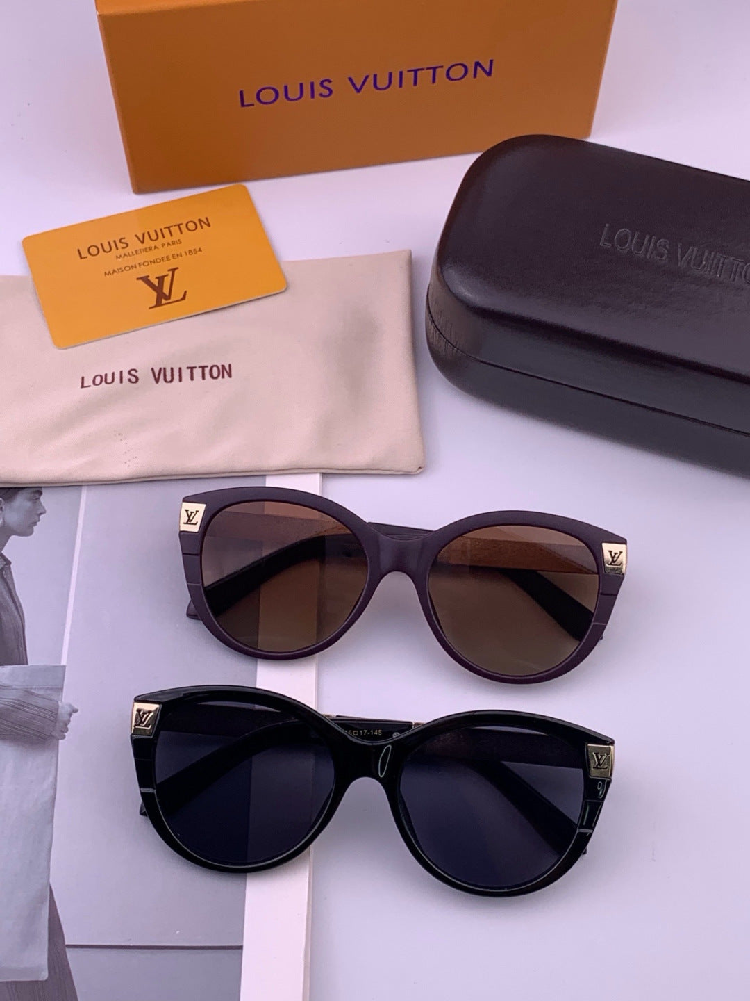 Louis Vuitton L87000 Oversized Black Lens Sunglasses for Men & Women - 448485 - detail image 8