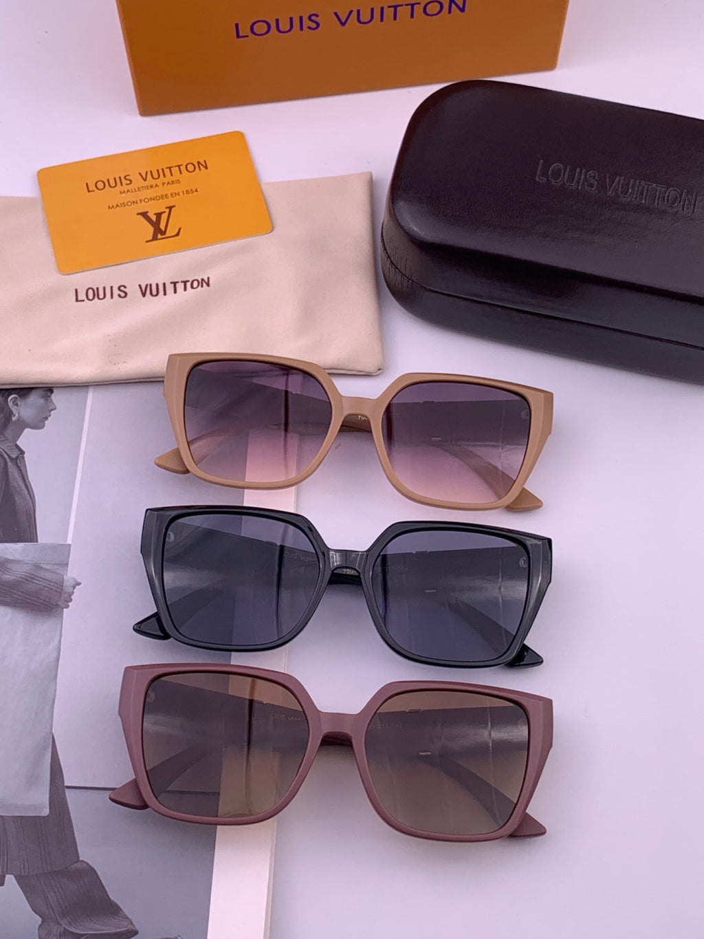 Louis Vuitton L77004 Oversized Black Lens Sunglasses for Men & Women - 448490 - detail image 7