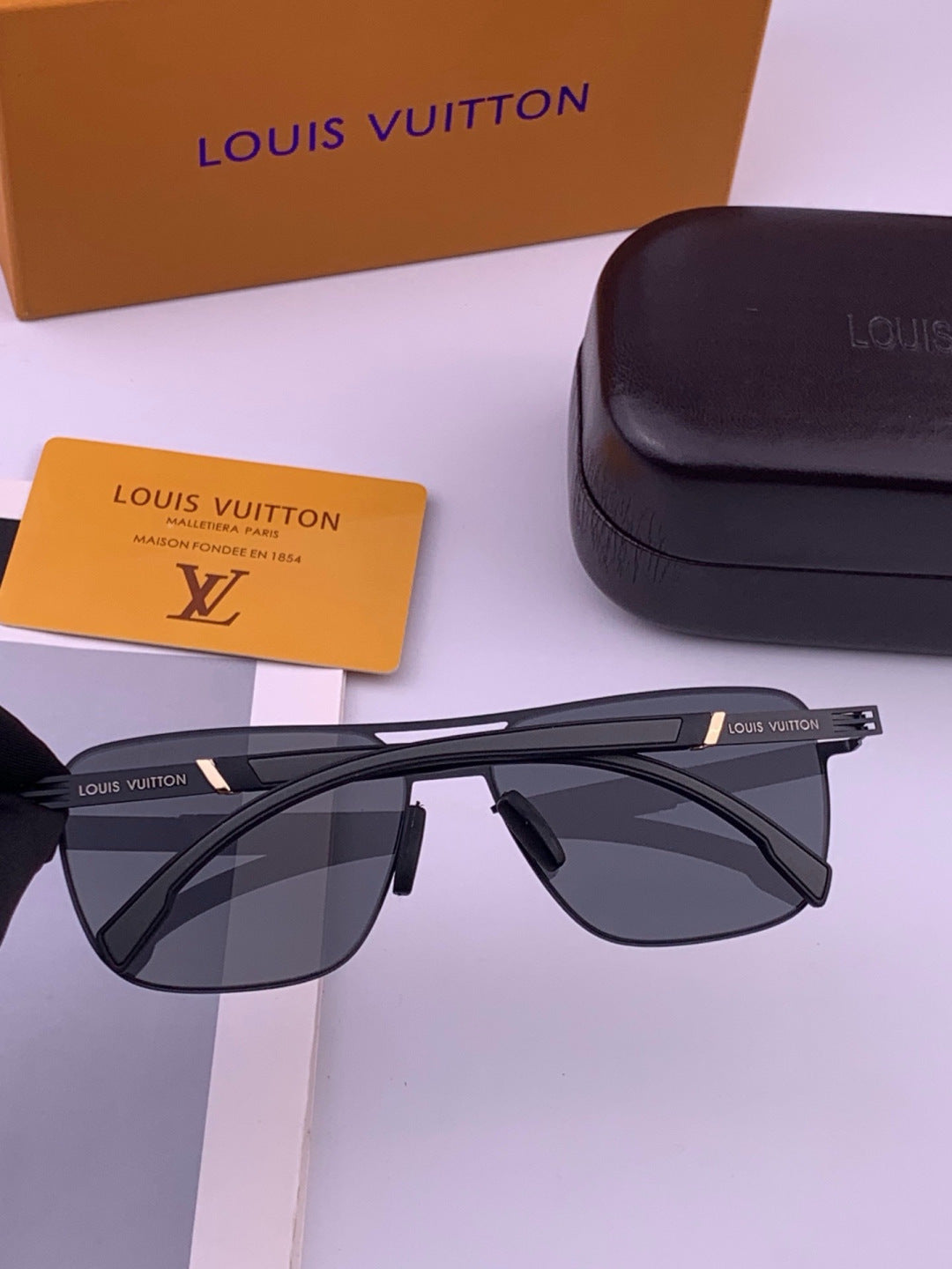 Louis Vuitton L816 Fashion Gold Lens Sunglasses for Men & Women - detail image 4