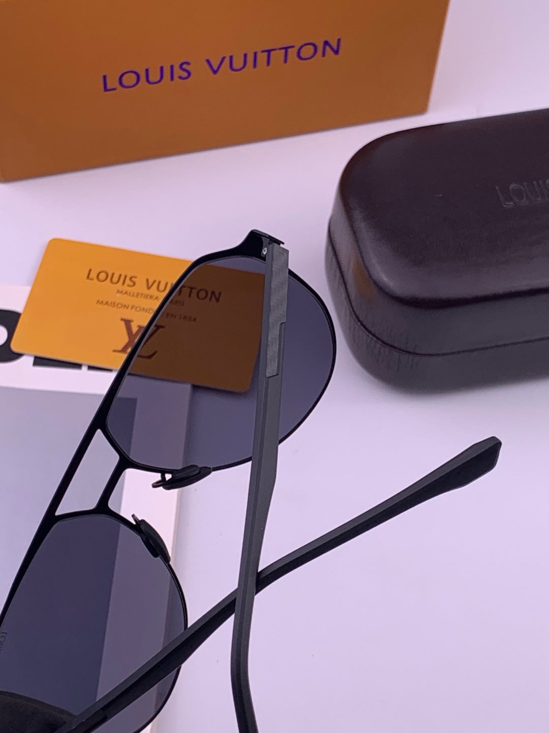 Louis Vuitton L315 Fashion Gold Lens Sunglasses for Men & Women - 448558 - detail image 5