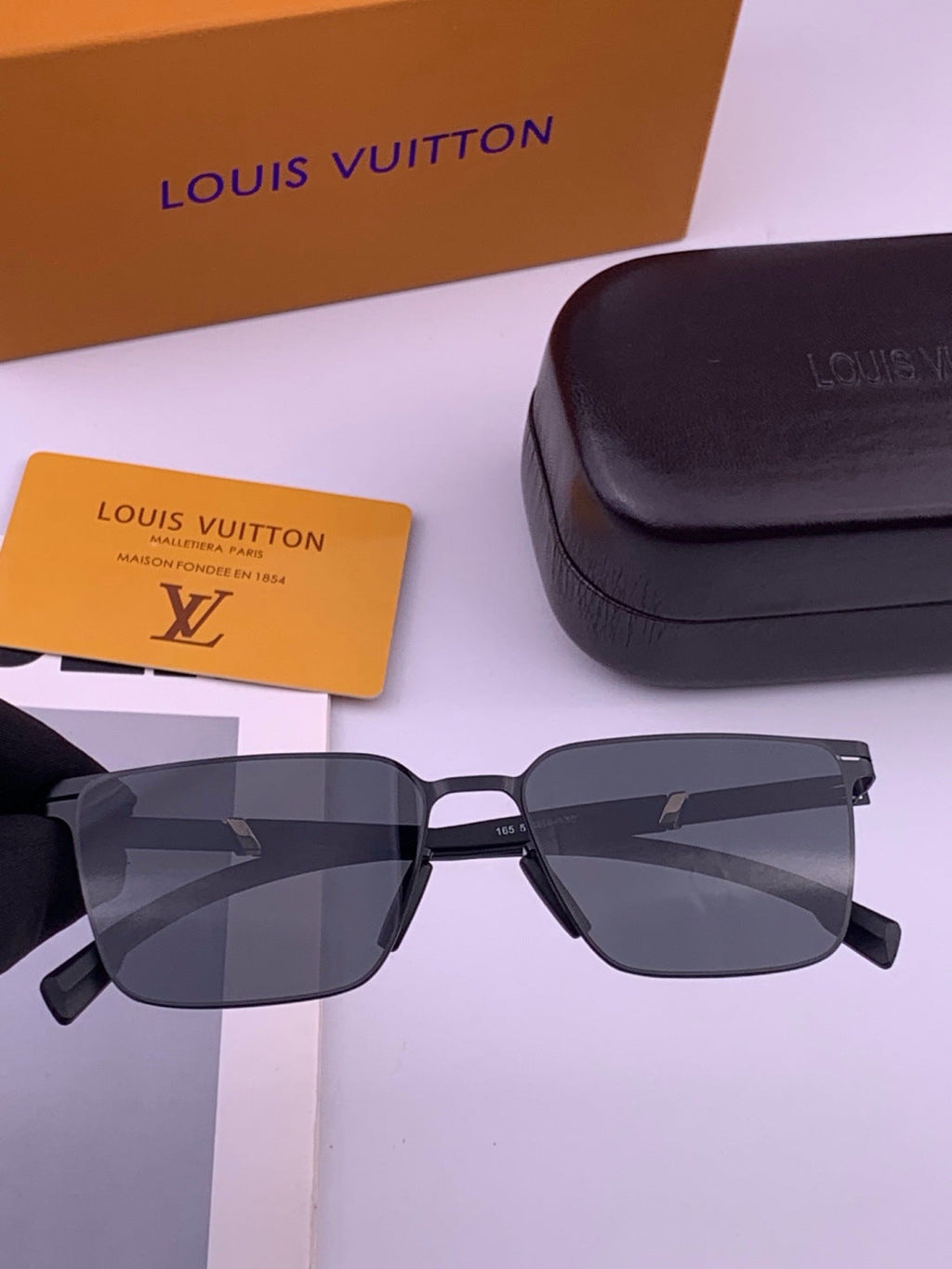 Louis Vuitton L516 Fashion Gold Lens Sunglasses for Men & Women - 448560