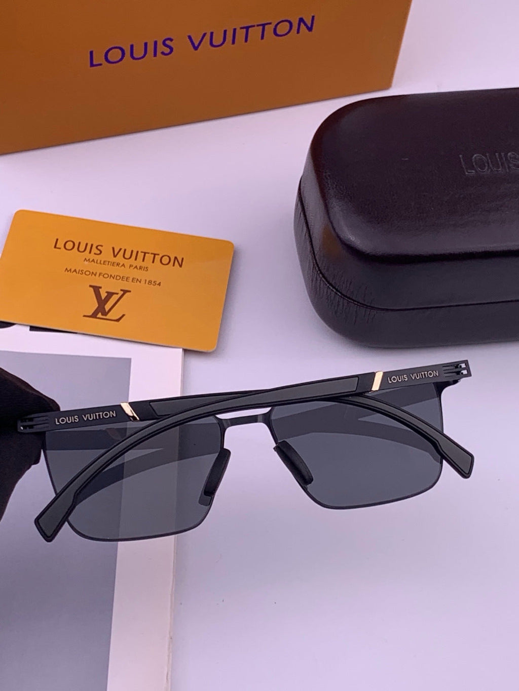 Louis Vuitton L516 Fashion Gold Lens Sunglasses for Men & Women - 448560 - detail image 4