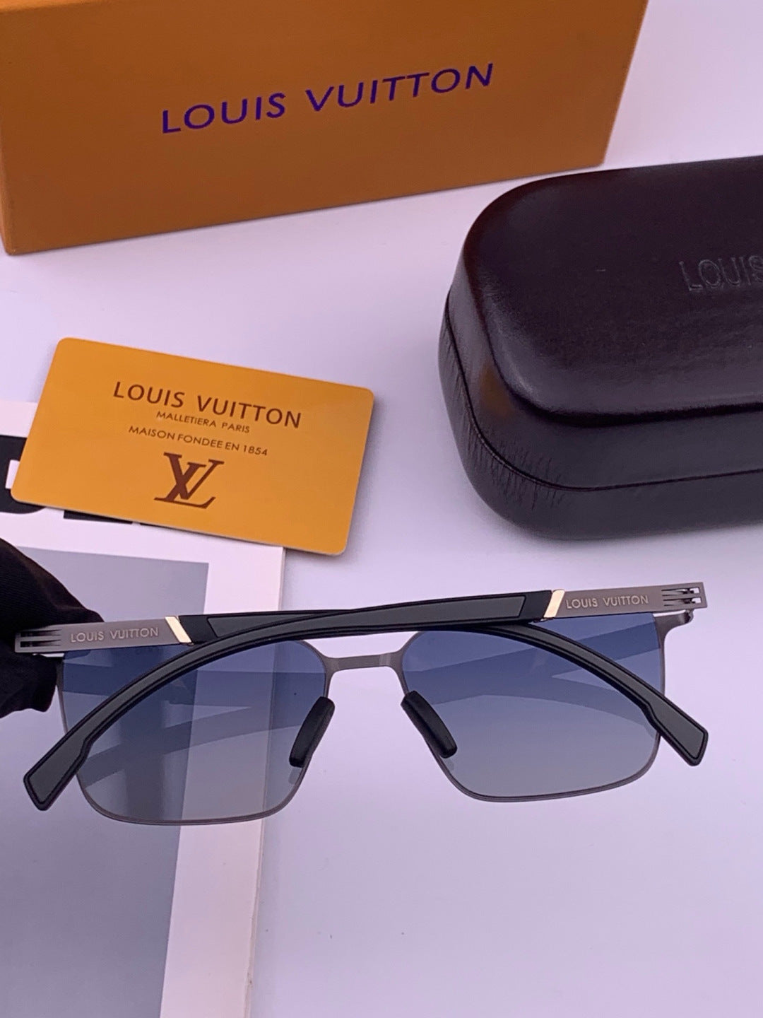 Louis Vuitton L516 Fashion Gold Lens Sunglasses for Men & Women - 448561 - detail image 6