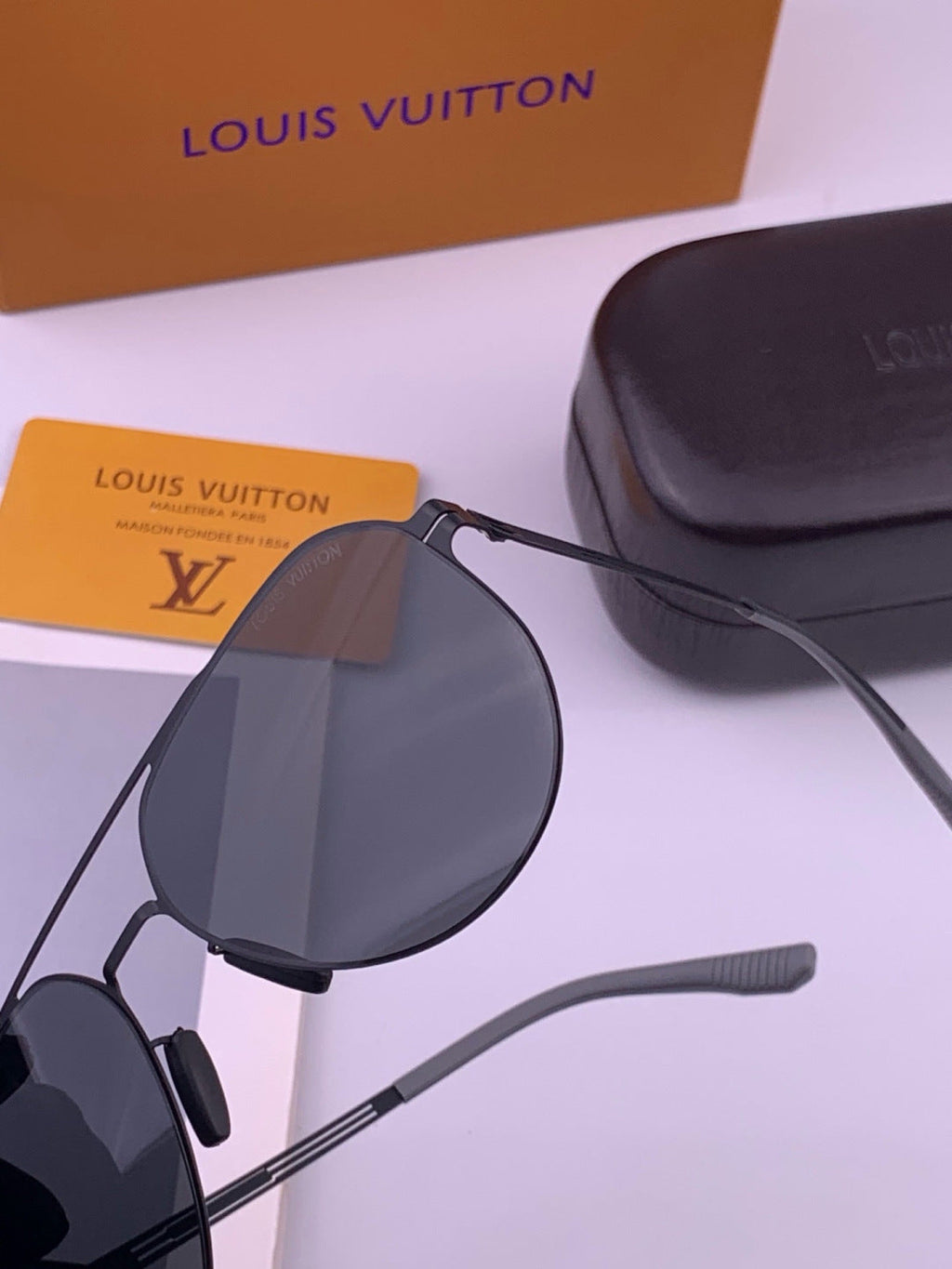 Louis Vuitton L39 Fashion Gold Lens Sunglasses for Men & Women - 448563 - detail image 3