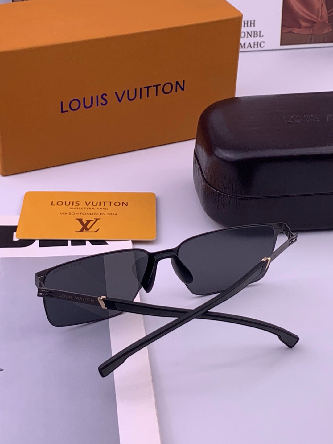 Louis Vuitton L316 Fashion Brown Lens Sunglasses for Men & Women - detail image 4