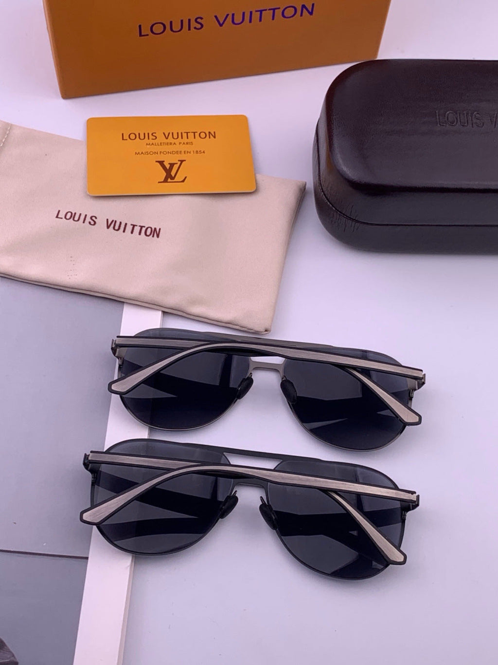 Louis Vuitton L3250 Polarized Aviator Blue Lens Sunglasses for Men - detail image 6