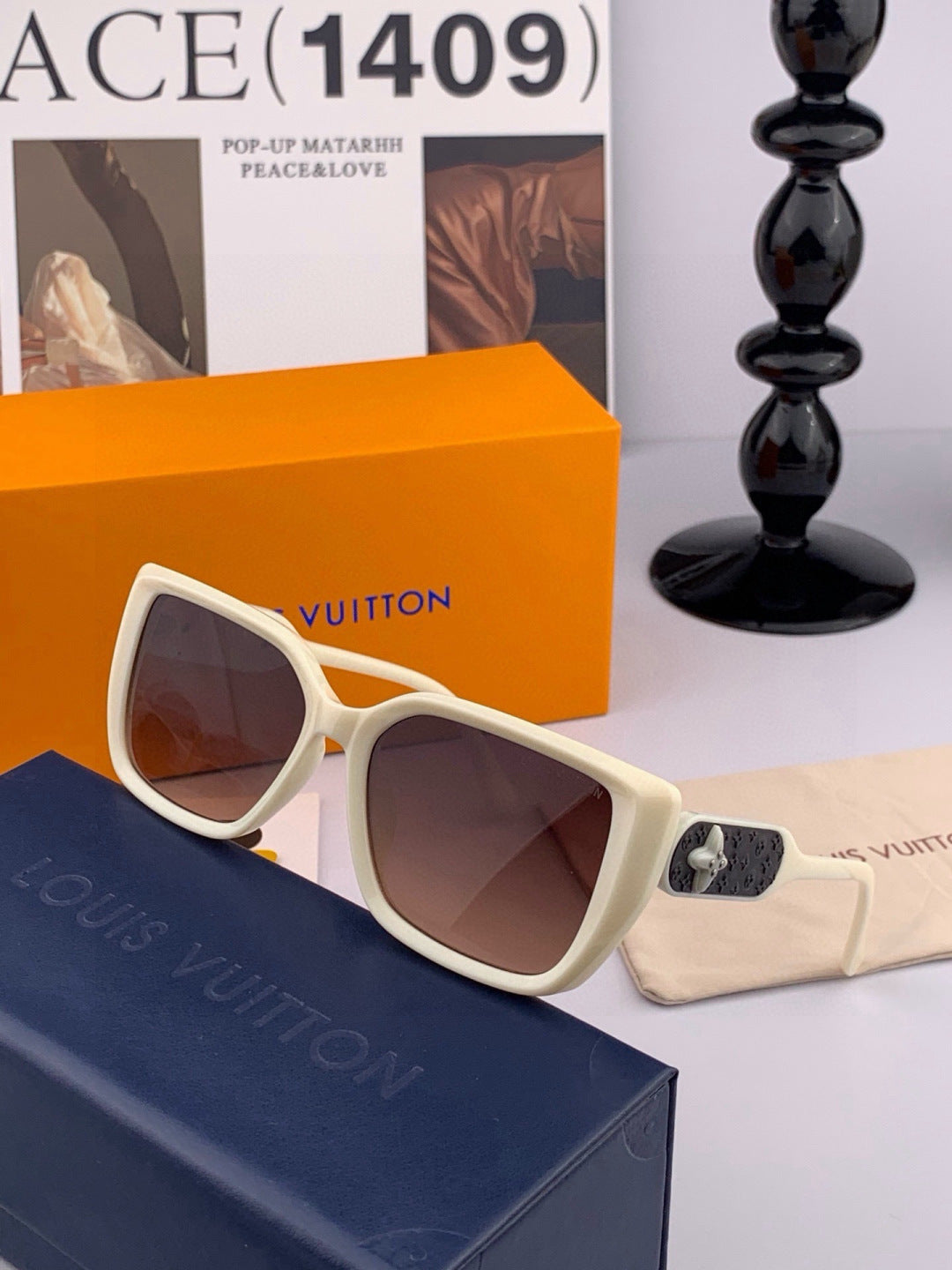 Louis Vuitton L6221 Square Black Lens Sunglasses for Men & Women - 464804 - detail image 3