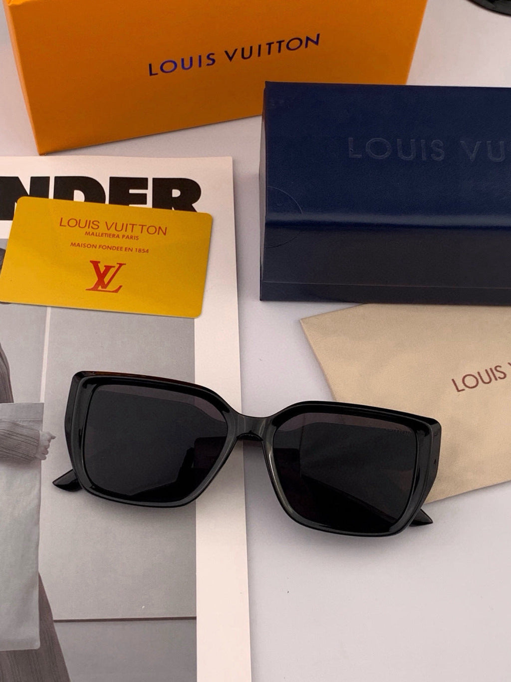 Louis Vuitton L6221 Square Black Lens Sunglasses for Men & Women - 464804 - detail image 2