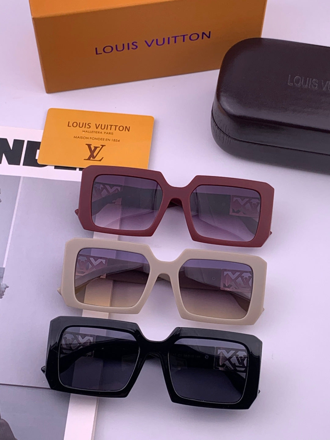Louis Vuitton L77001 Square Brown Lens Sunglasses for Men & Women - 464815 - detail image 7
