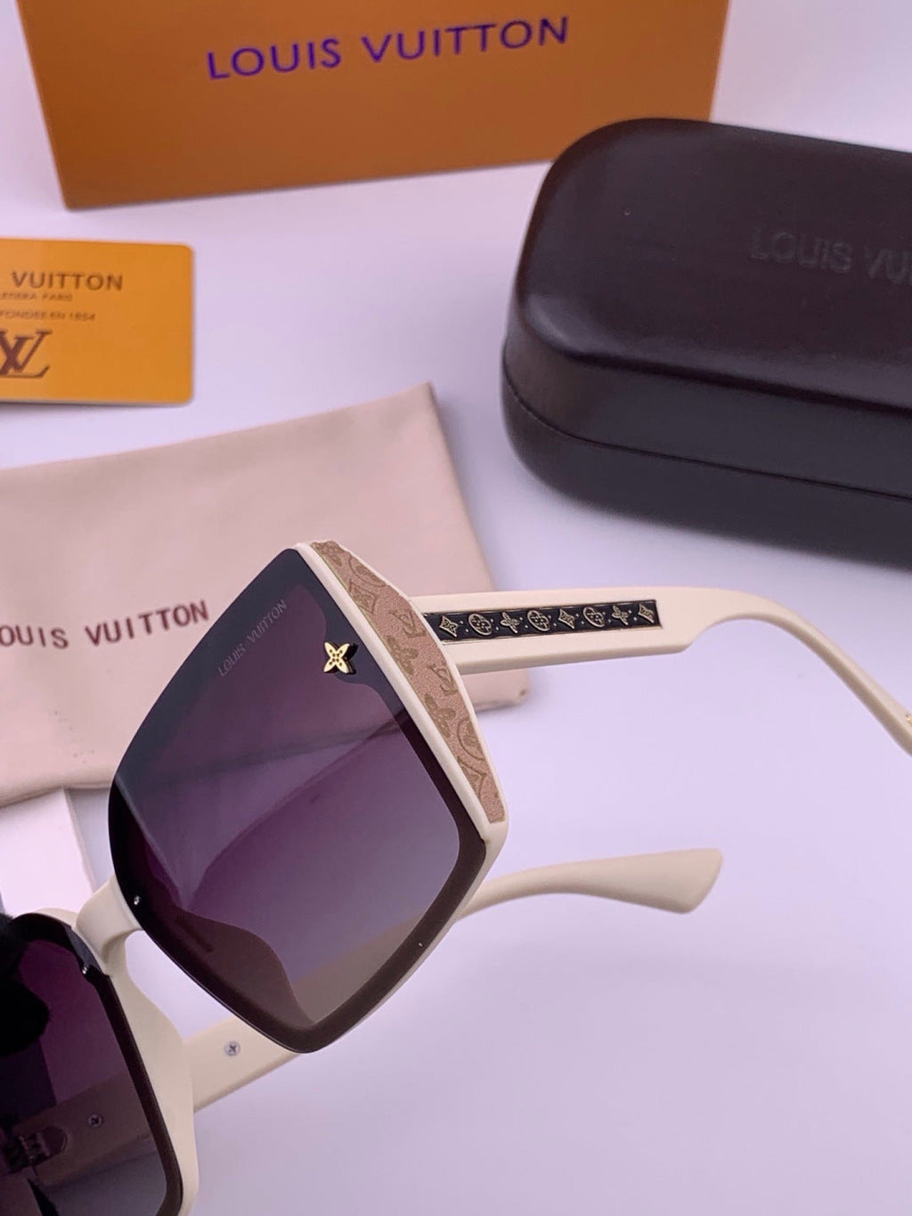 Louis Vuitton Fashion Gold Lens Sunglasses for Men & Women - 464795 - detail image 3