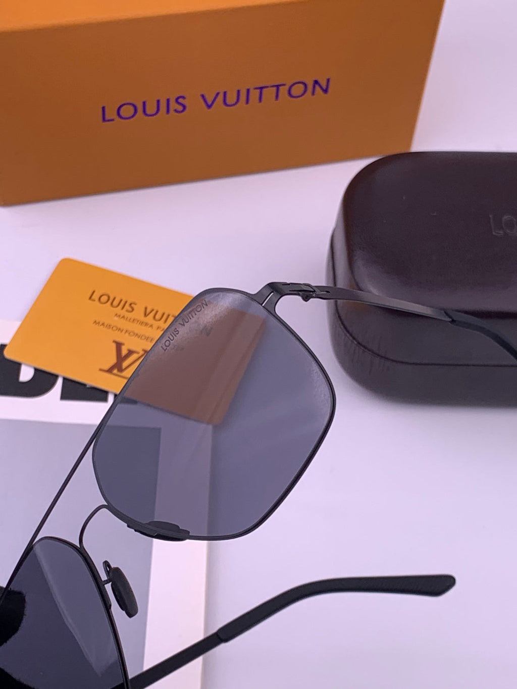 Louis Vuitton L3733 Fashion Gold Lens Sunglasses for Men & Women - 464786 - detail image 3
