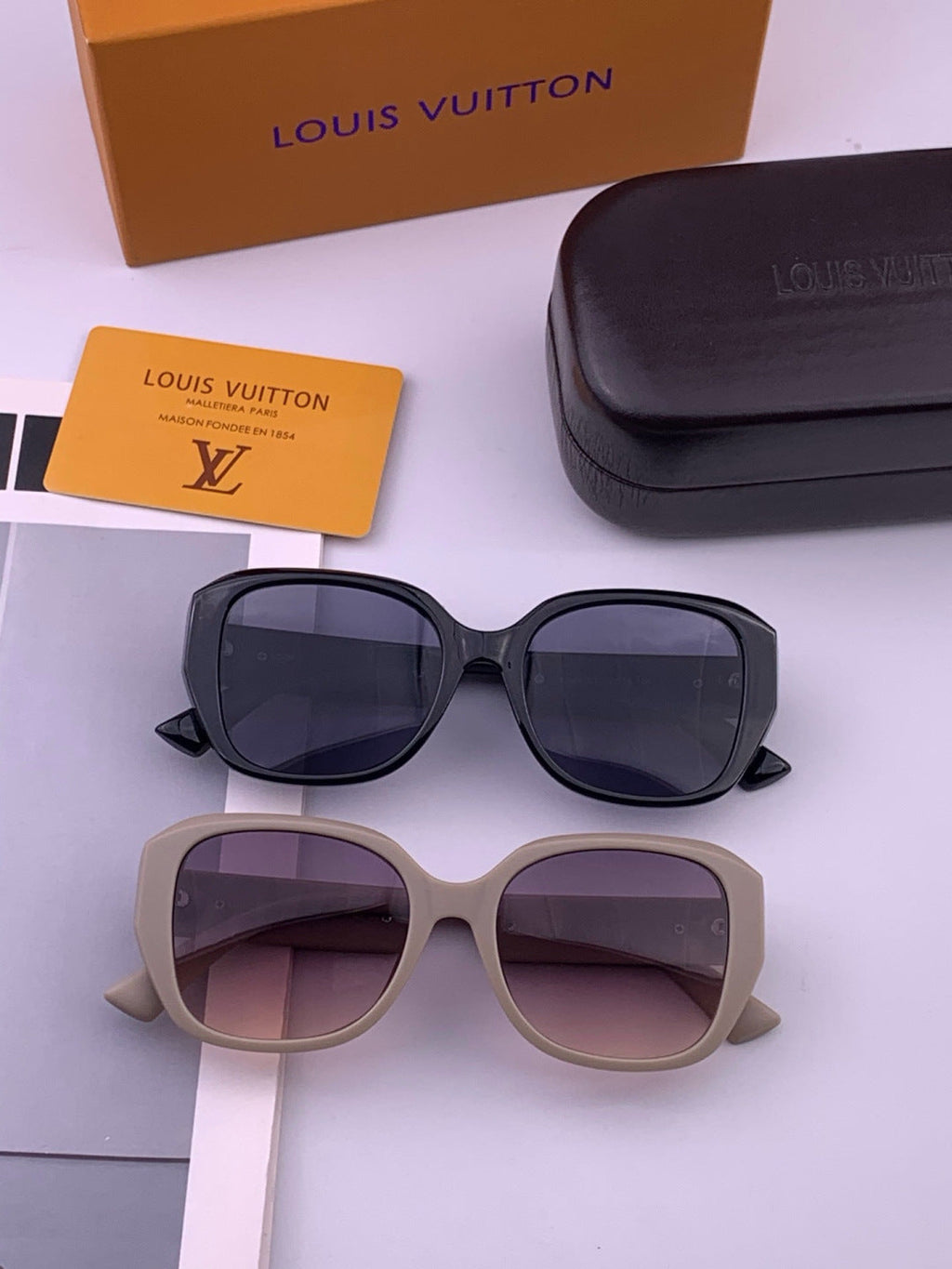 Louis Vuitton L17006 Oversized Purple Lens Sunglasses for Men & Women - detail image 9