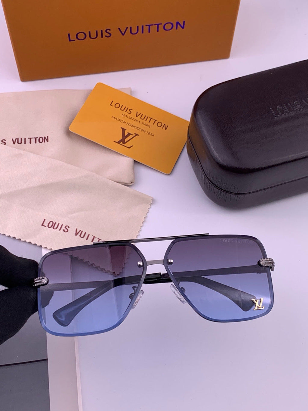 Louis Vuitton L91747 Aviator Gold Lens Sunglasses for Men & Women - 486098