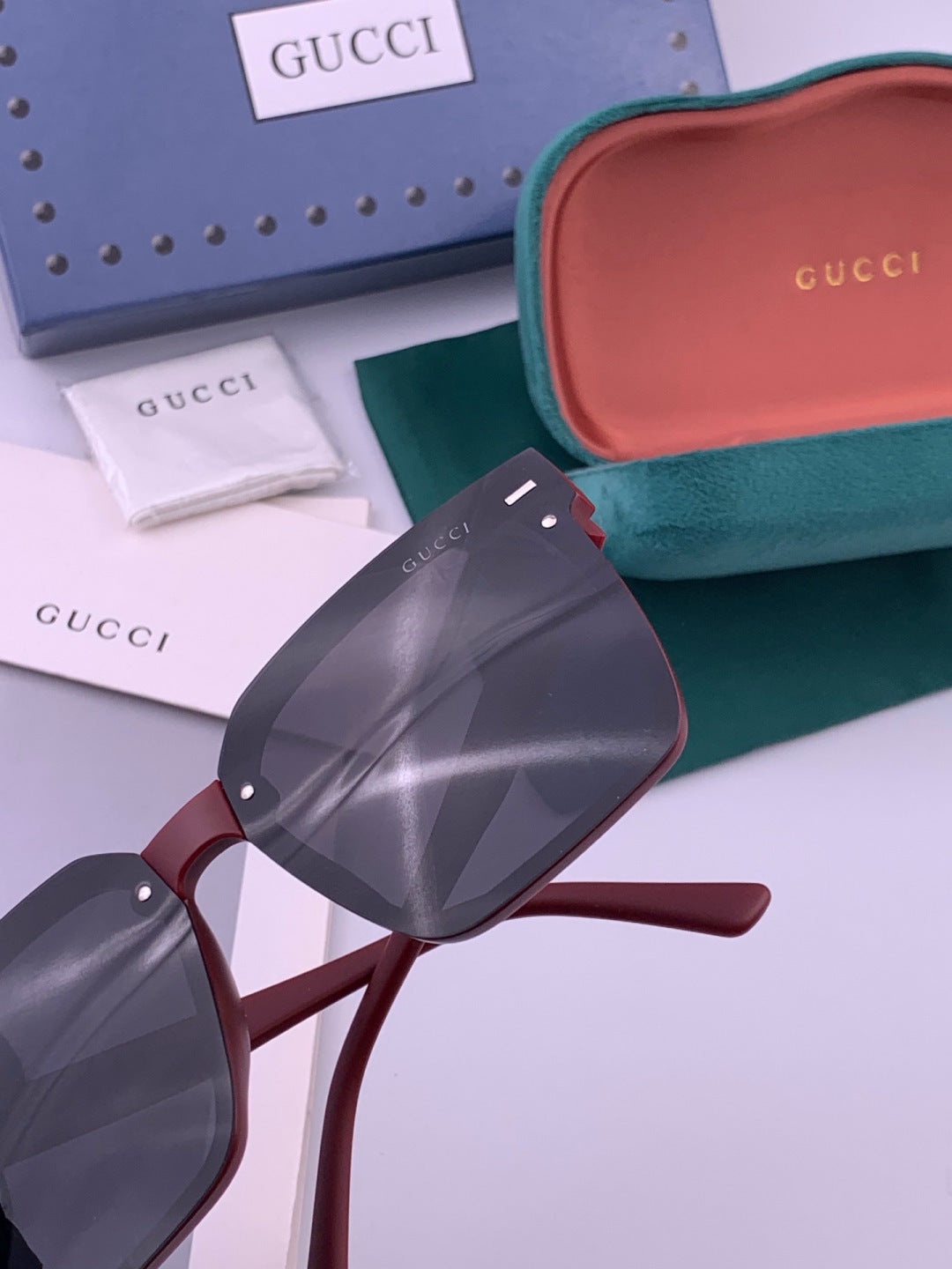 Gucci G7292 Polarized Square Gold Lens Sunglasses for Men & Women - detail image 4